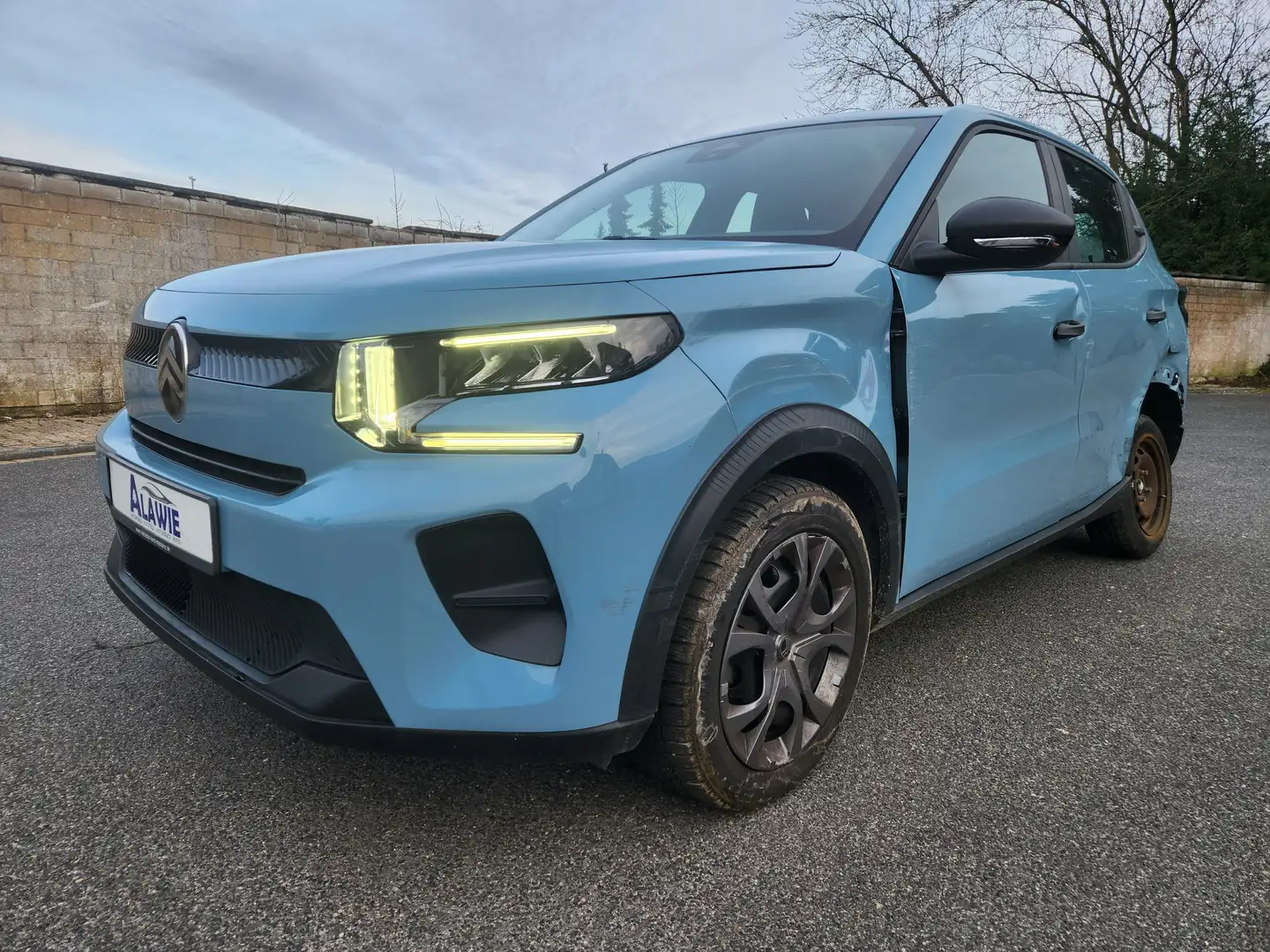 Citroen C3 C3 Turbo 100 Stop Modelljahr 2025 Unfallwagen Blau - 1