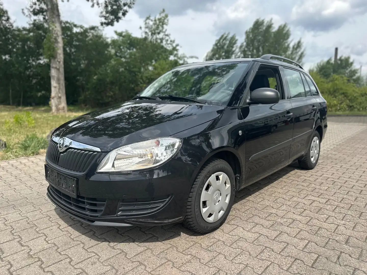 Skoda Fabia Combi Cool Edition*TÜV NEU* Schwarz - 1