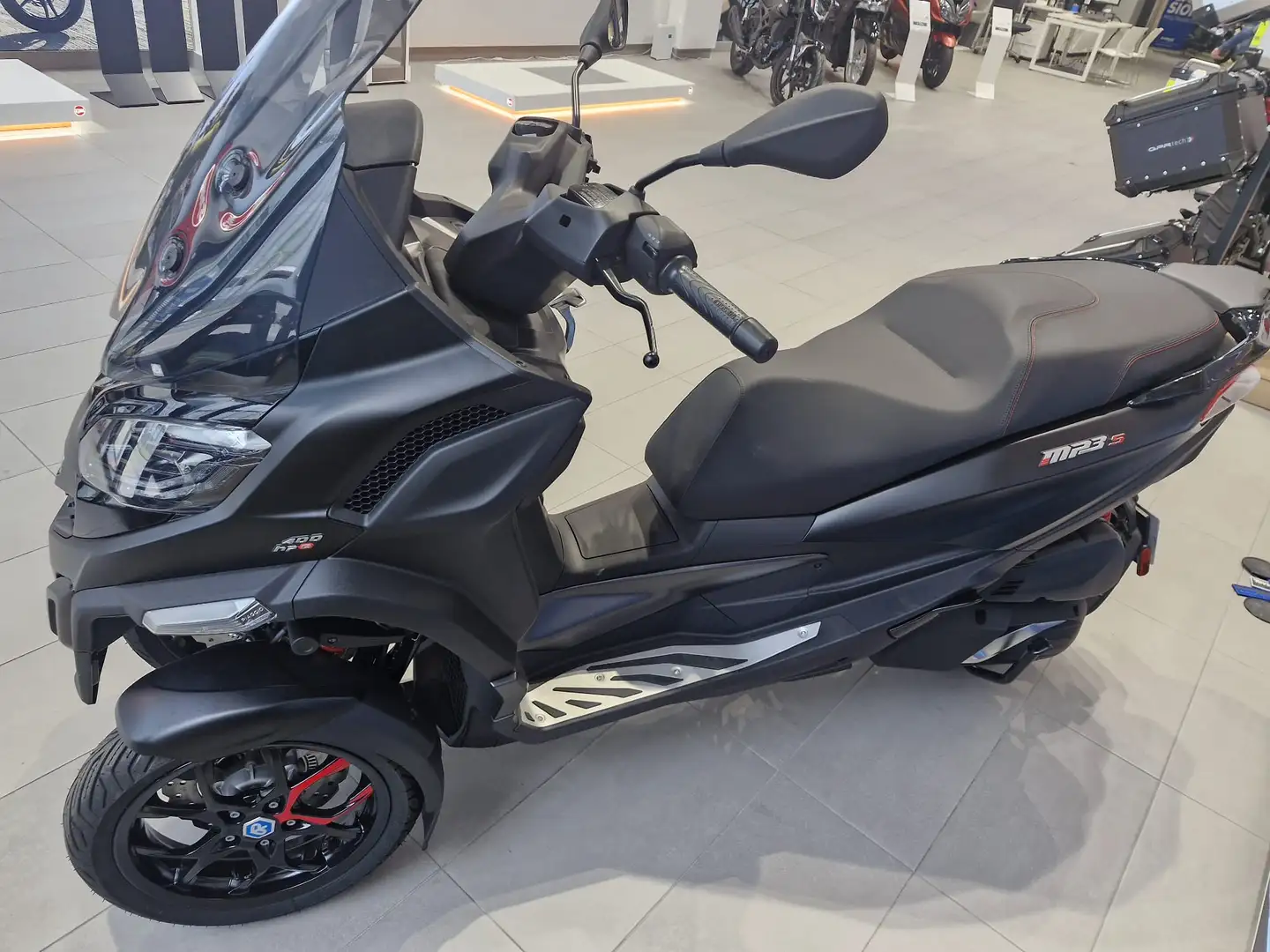 Piaggio MP3 400 Negro - 1