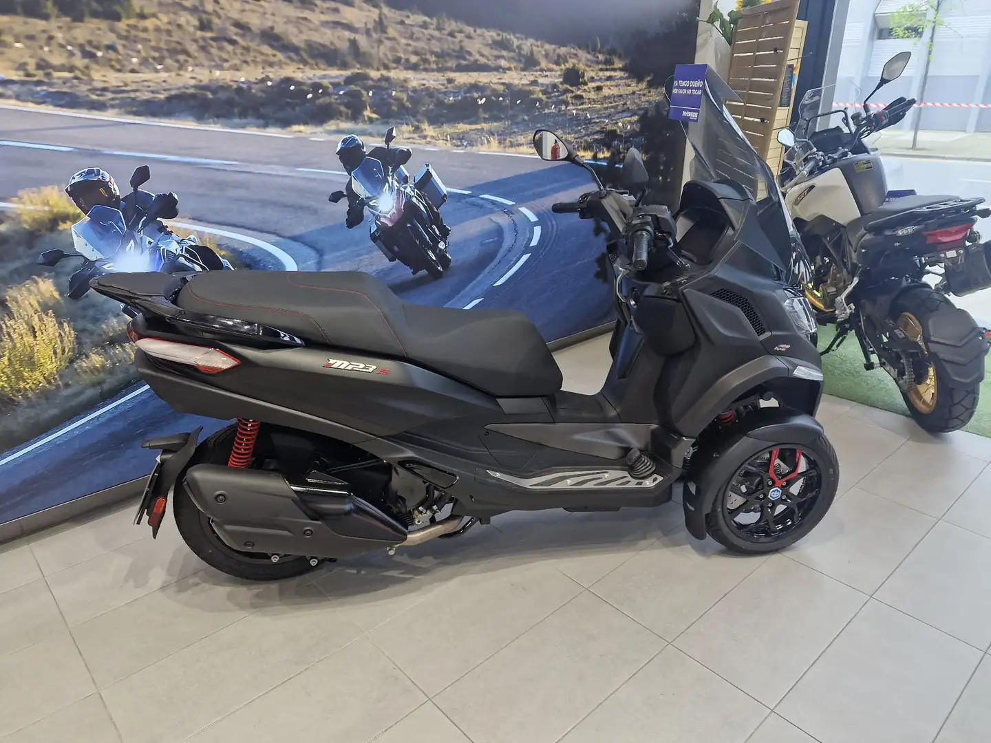 Piaggio MP3 400 Negro - 2