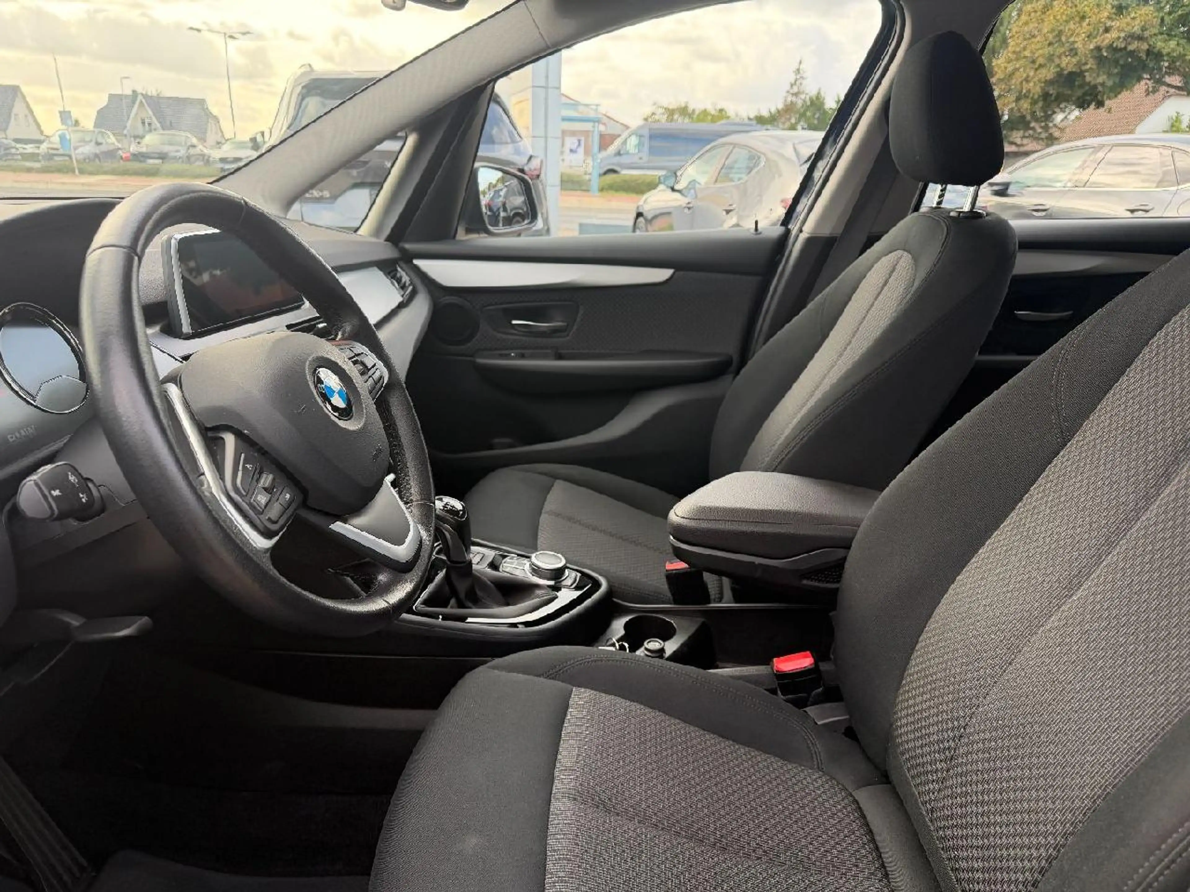 BMW 216 216 i Advantage — photo 5