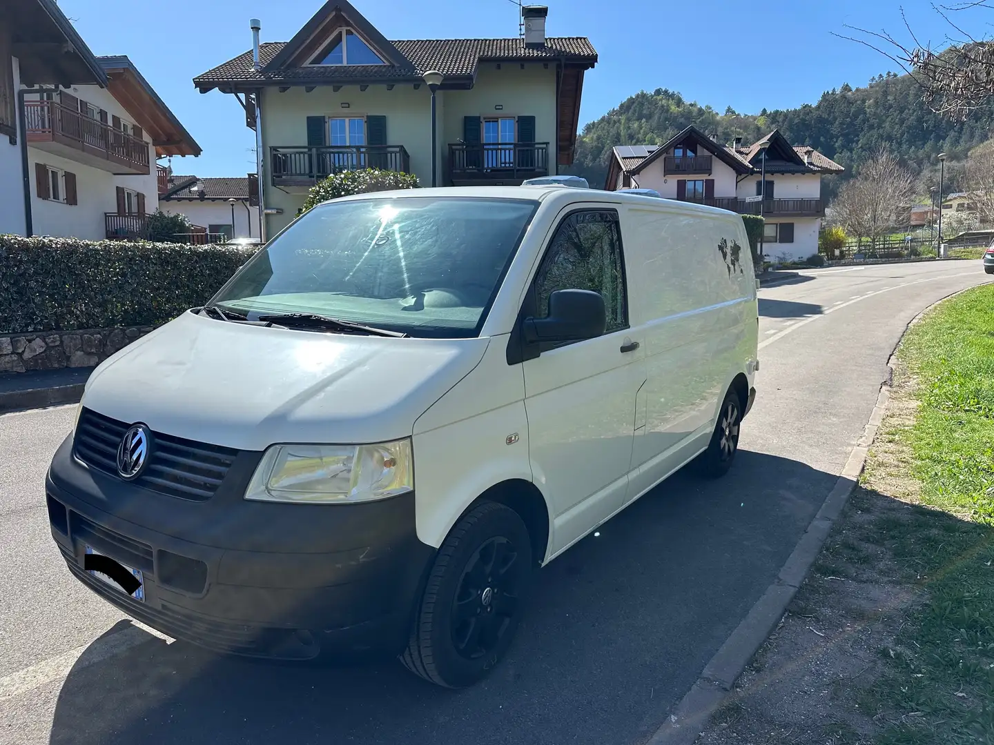 Volkswagen T5 Transporter 1.9 TDI Bianco - 1