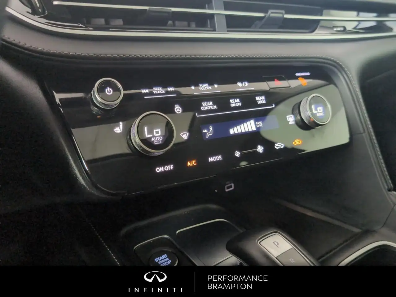 Infiniti QX60 снимка Infiniti QX60