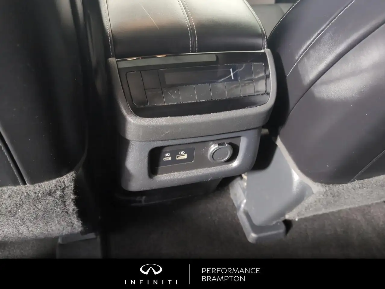 Infiniti QX60 снимка Infiniti QX60