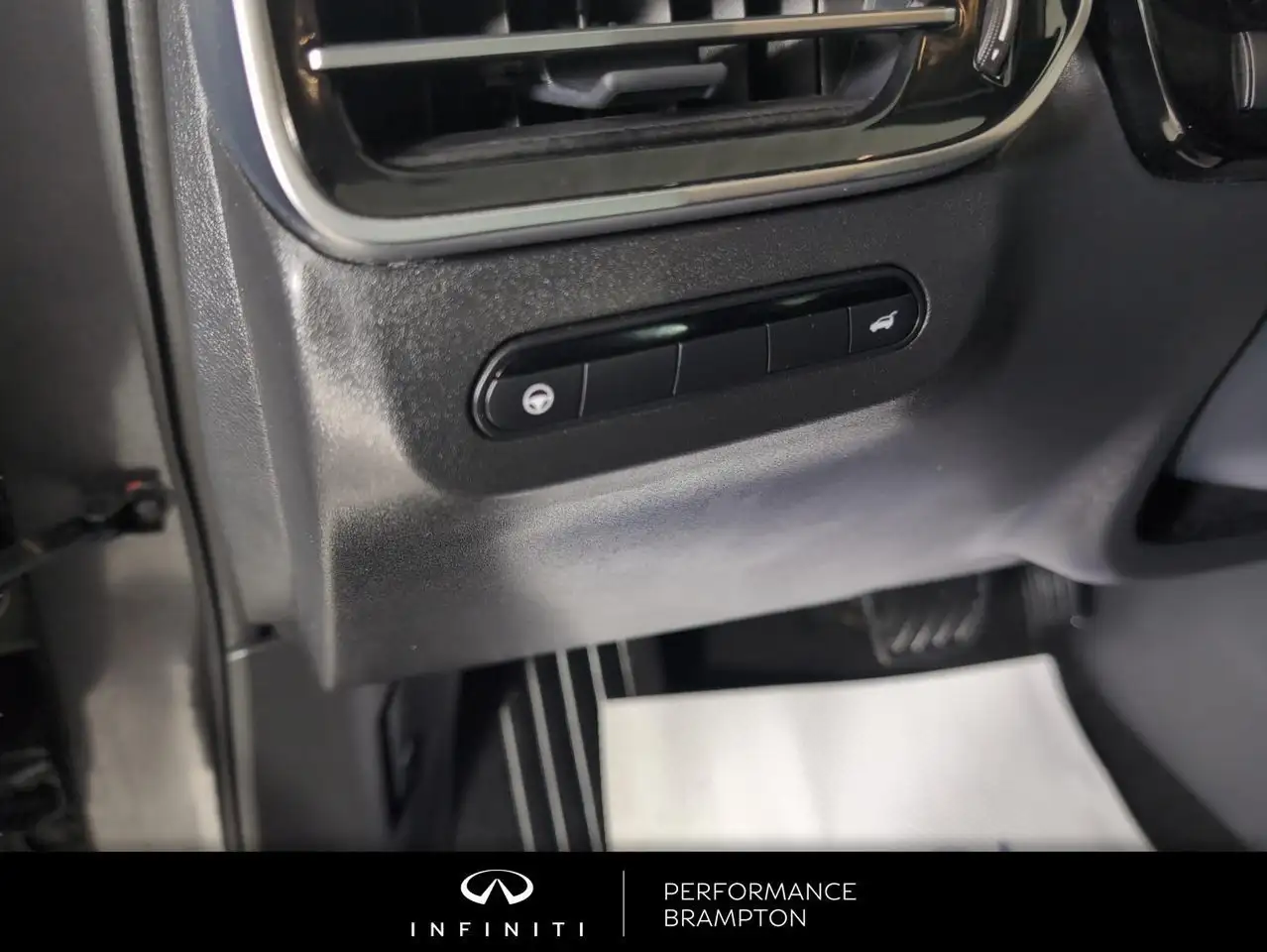 Infiniti QX60 снимка Infiniti QX60
