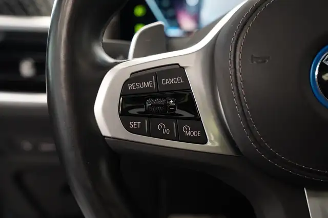 BMW X5 view 8