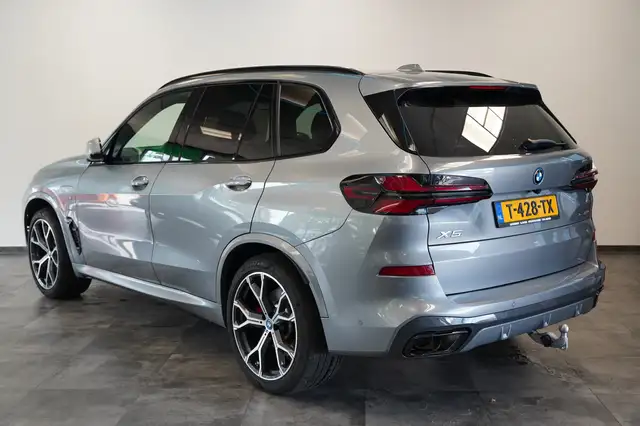BMW X5 view 3