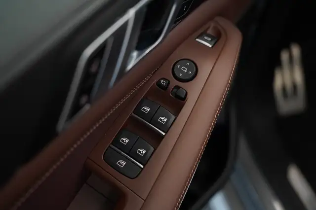 BMW X5 view 15
