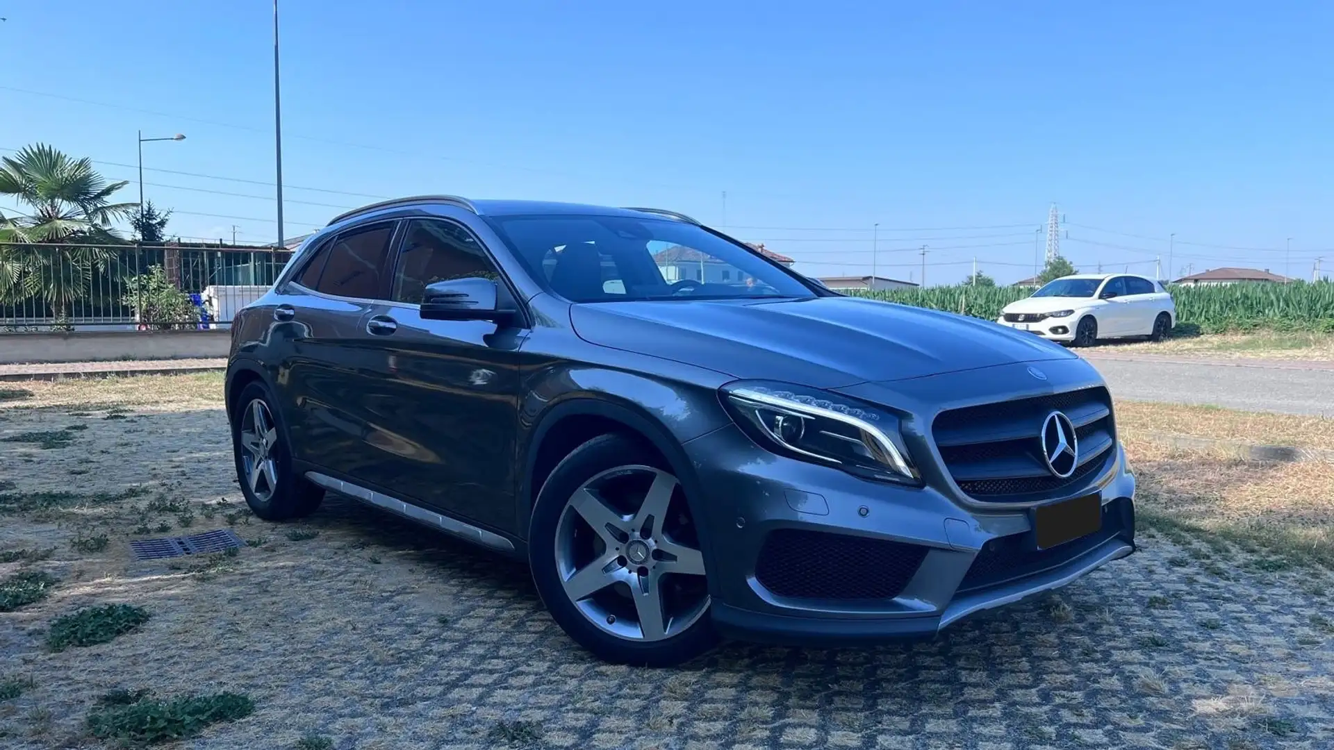 Mercedes-Benz GLA 220 d Premium 4matic 177cv auto Argento - 1