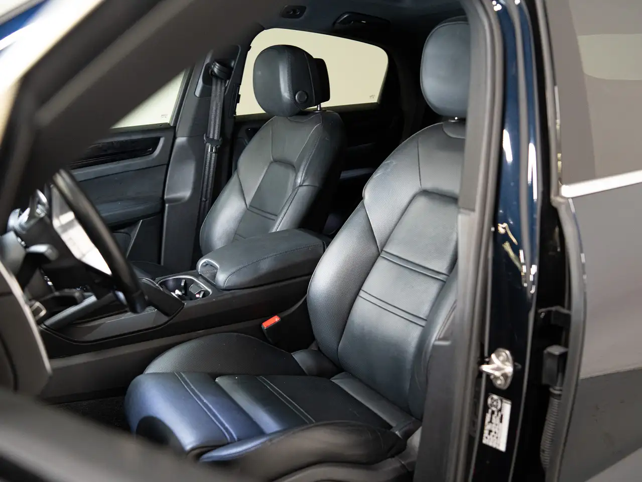 Porsche Cayenne снимка Porsche Cayenne