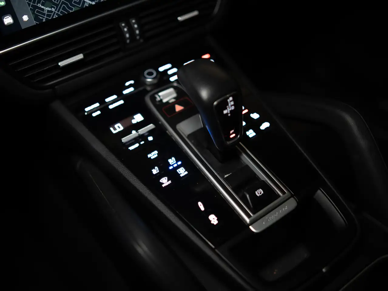 Porsche Cayenne снимка Porsche Cayenne