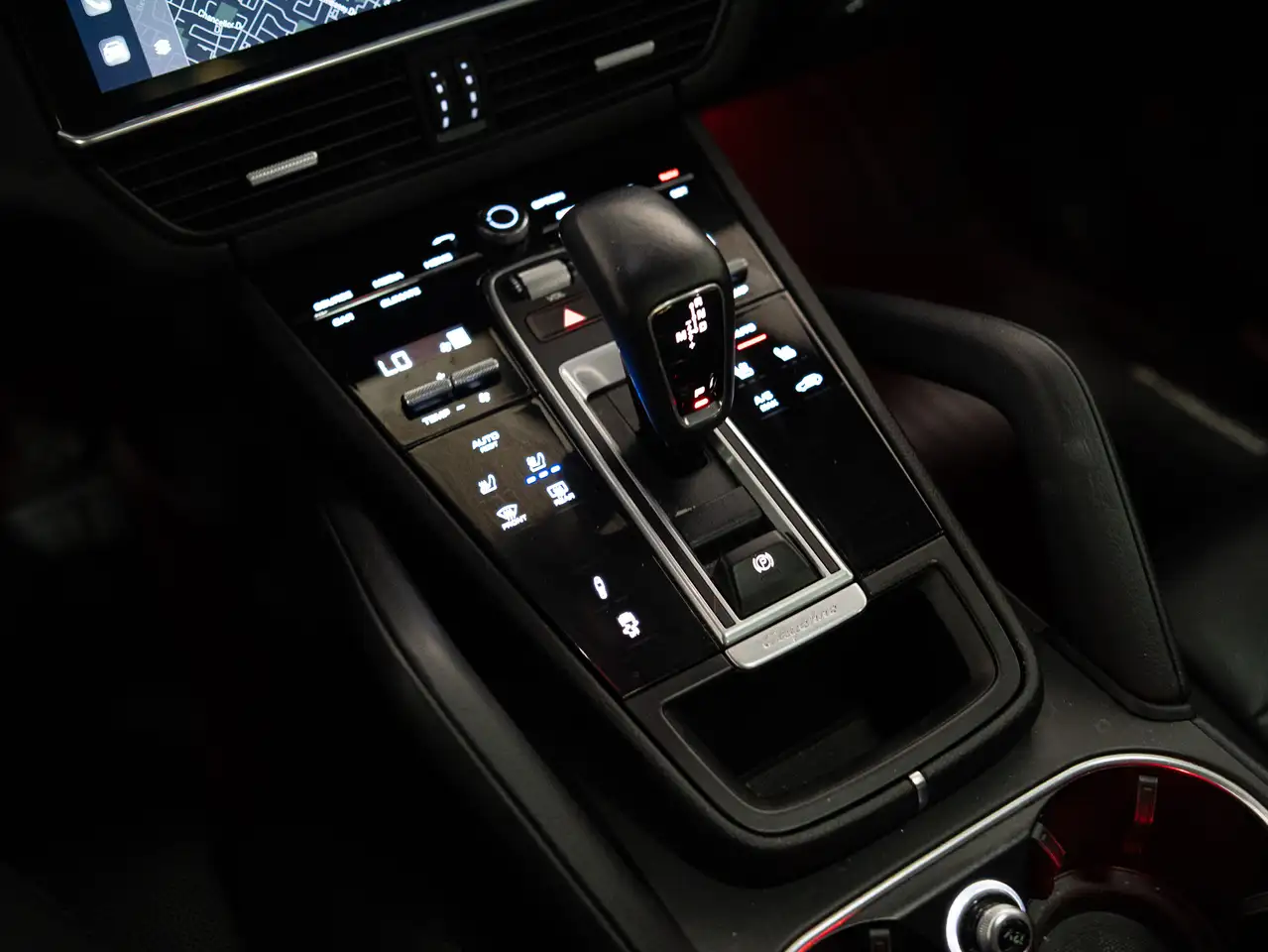 Porsche Cayenne снимка Porsche Cayenne