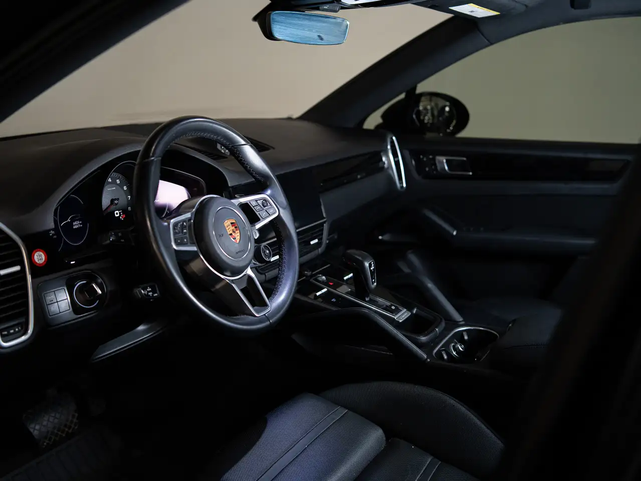 Porsche Cayenne снимка Porsche Cayenne