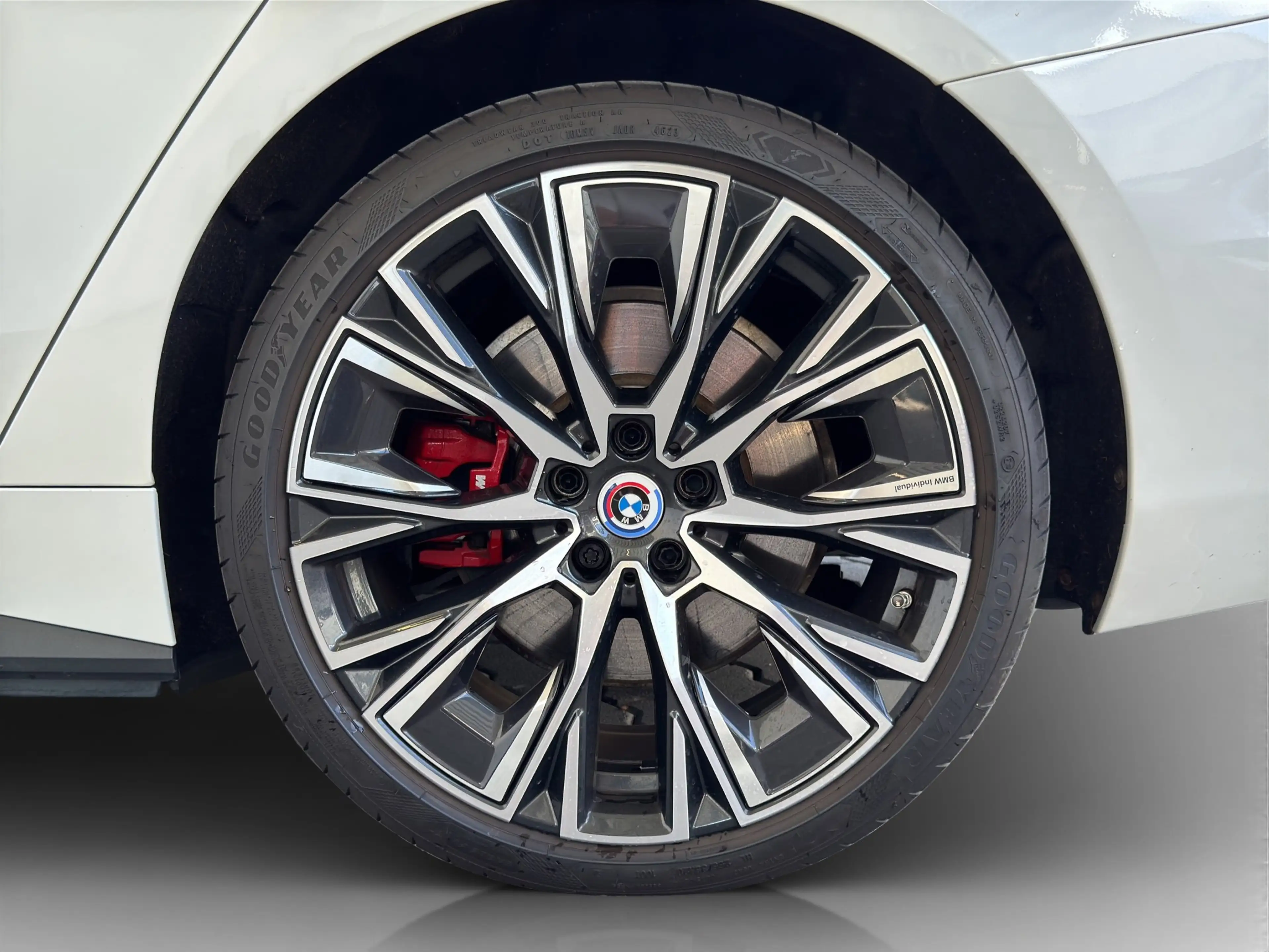 BMW i4 M50 Gran Coupé — photo 11