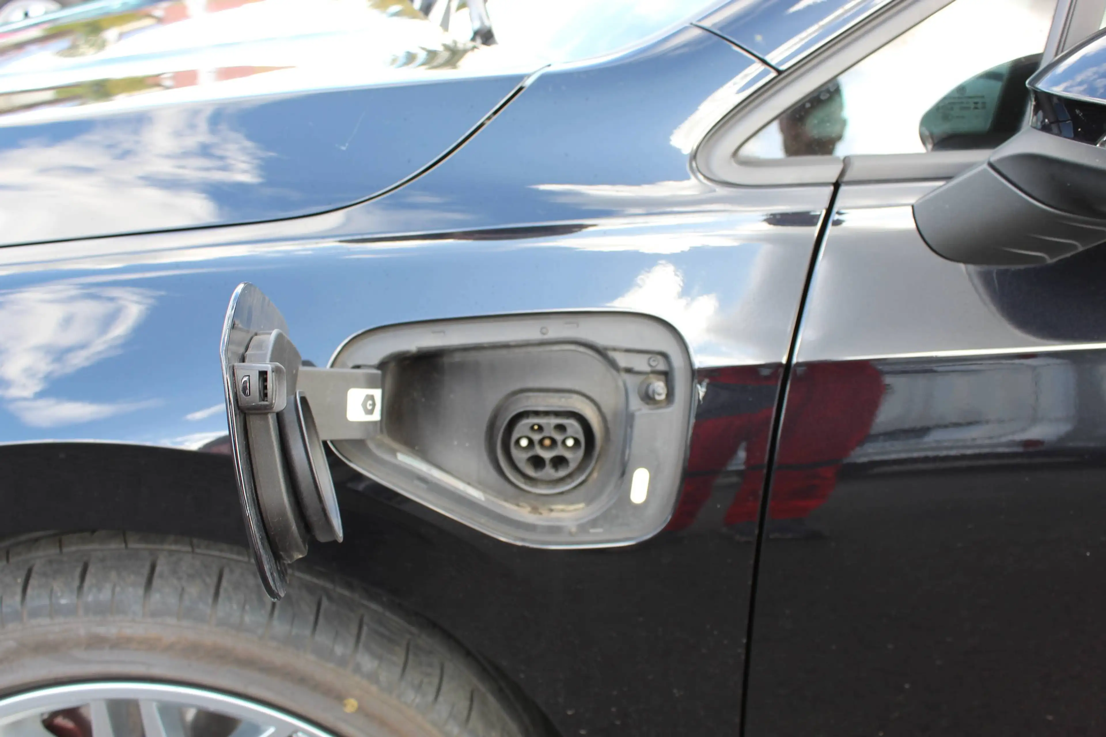 Volkswagen Golf GTE PluginHybrid SOH Navi ACC heizbares Lenkrad usw. — photo 13