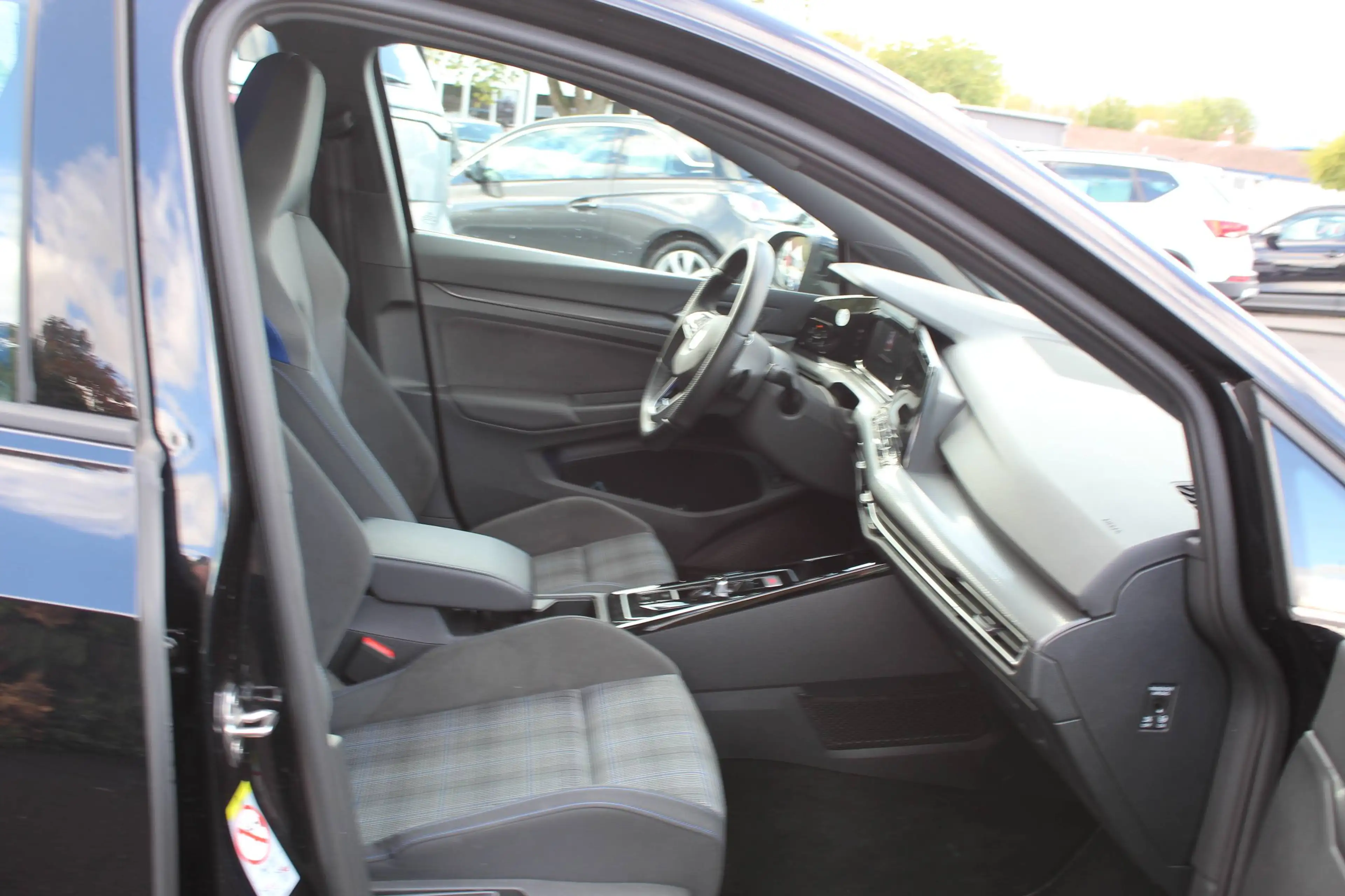 Volkswagen Golf GTE PluginHybrid SOH Navi ACC heizbares Lenkrad usw. — photo 14