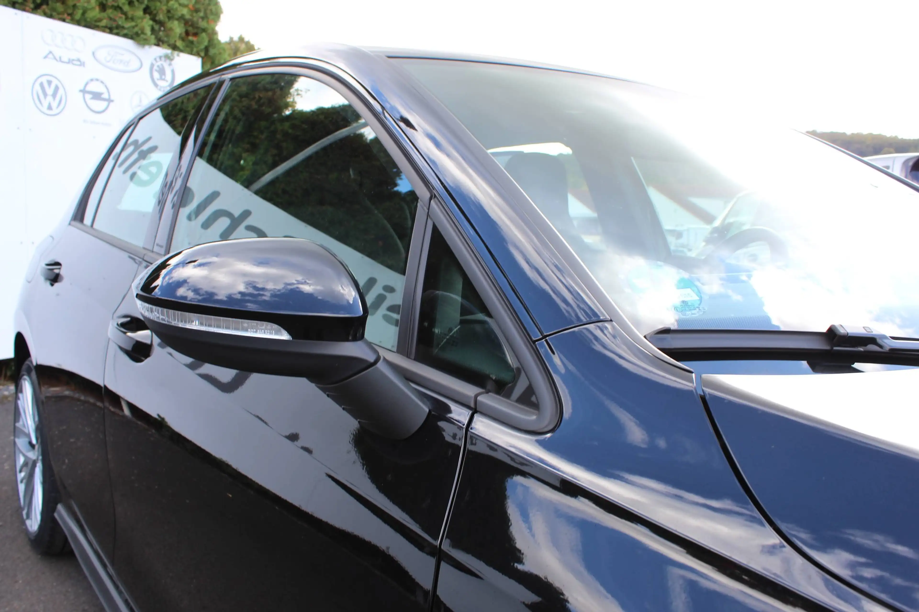 Volkswagen Golf GTE PluginHybrid SOH Navi ACC heizbares Lenkrad usw. — photo 9