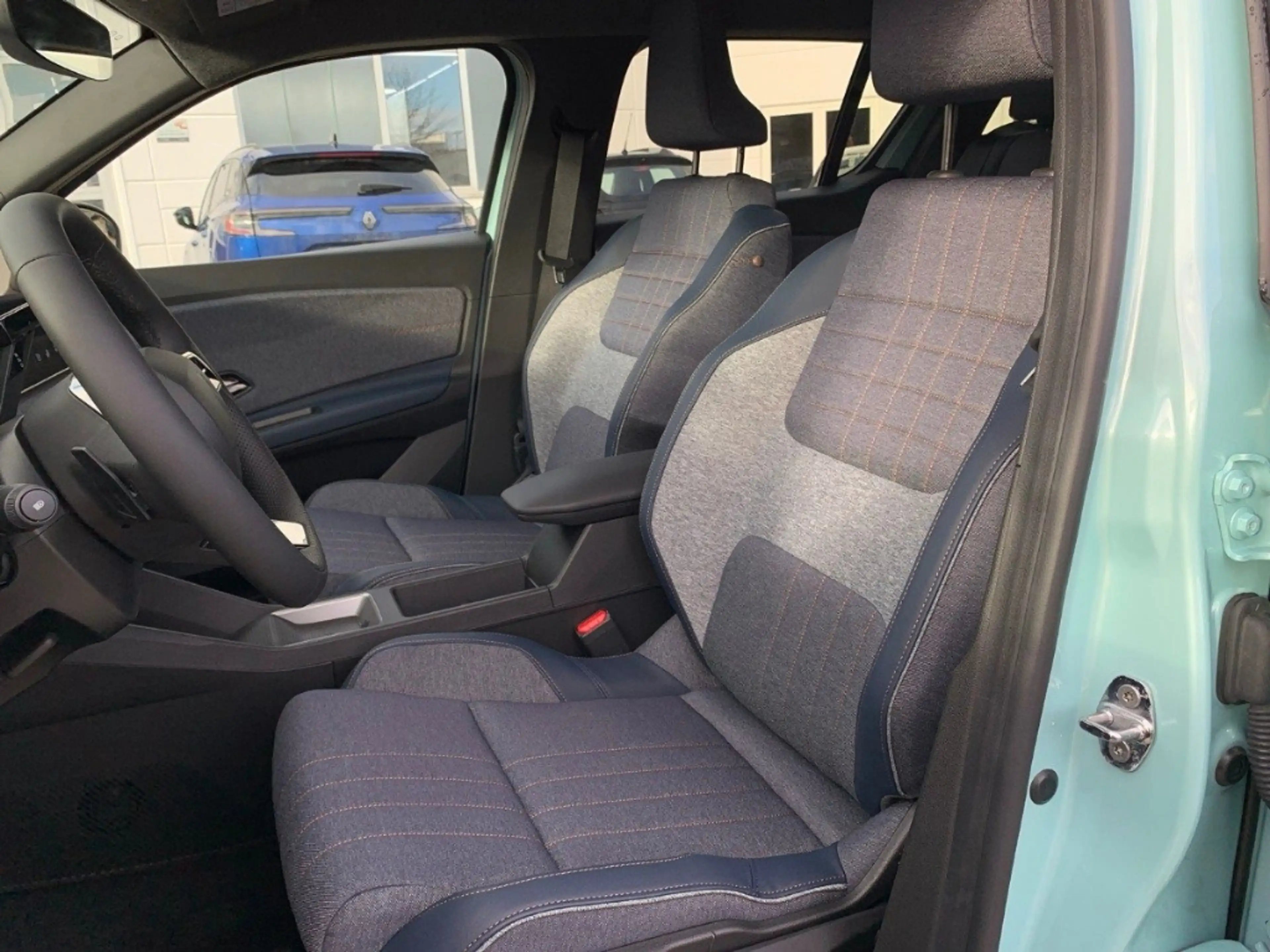 Renault R 4 E-TECH TECHNO 150 COMFORT RANGE E-FA RDERUNG E-FÖR — photo 9