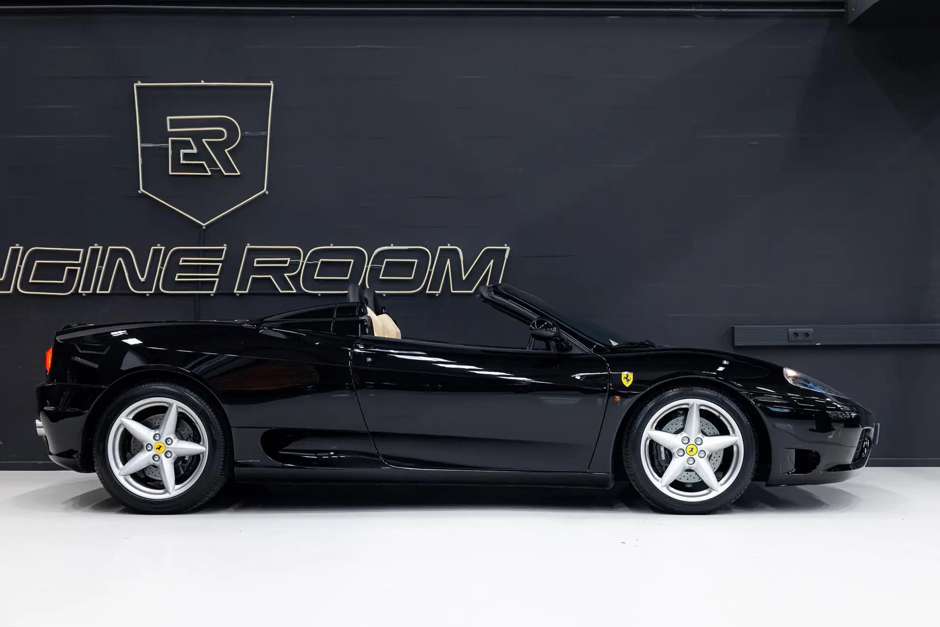 페라리 360 Spider 2002 검정 사진 8