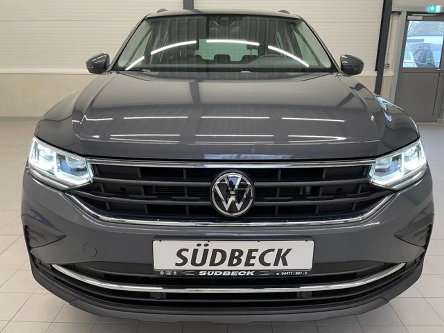 Volkswagen Tiguan Life 2.0 TDI MATRIX+AHK+NAVI+LANE+ACC Grau - 2