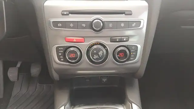 Citroen C4 view 13