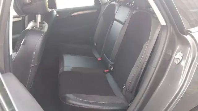 Citroen C4 view 9
