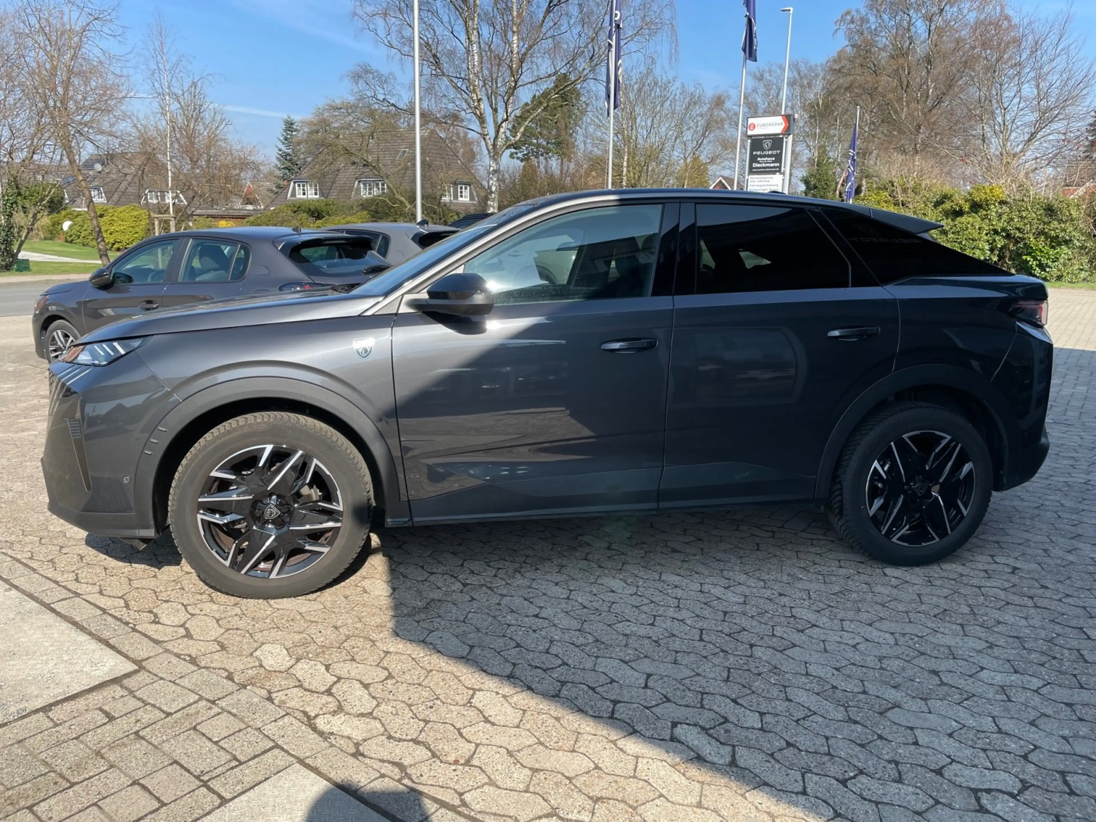 Peugeot 3008 Hybrid 145 e-DSC6 GT RFK mit 360° / FZH / SHZ — photo 3