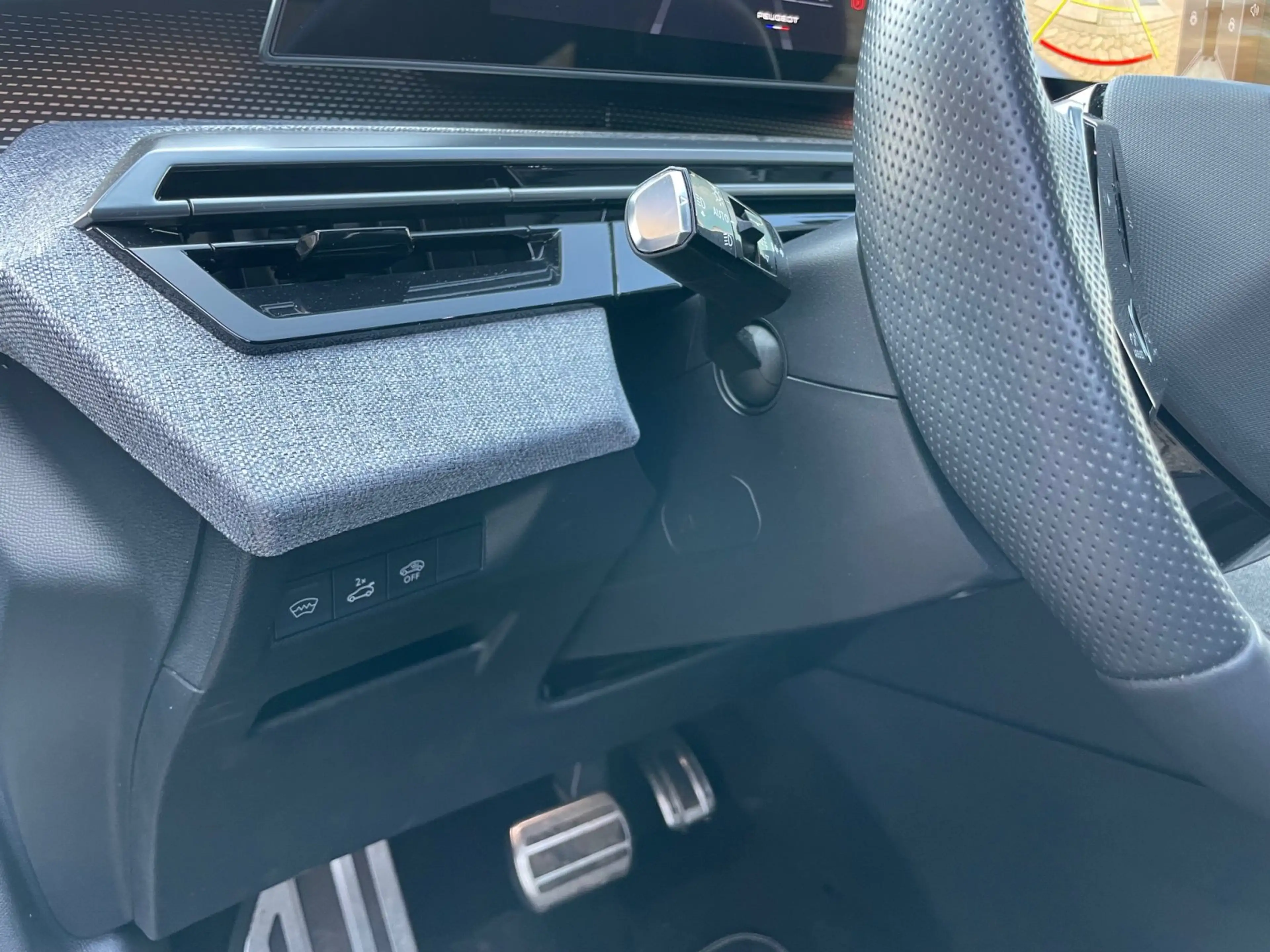 Peugeot 3008 Hybrid 145 e-DSC6 GT RFK mit 360° / FZH / SHZ — photo 14