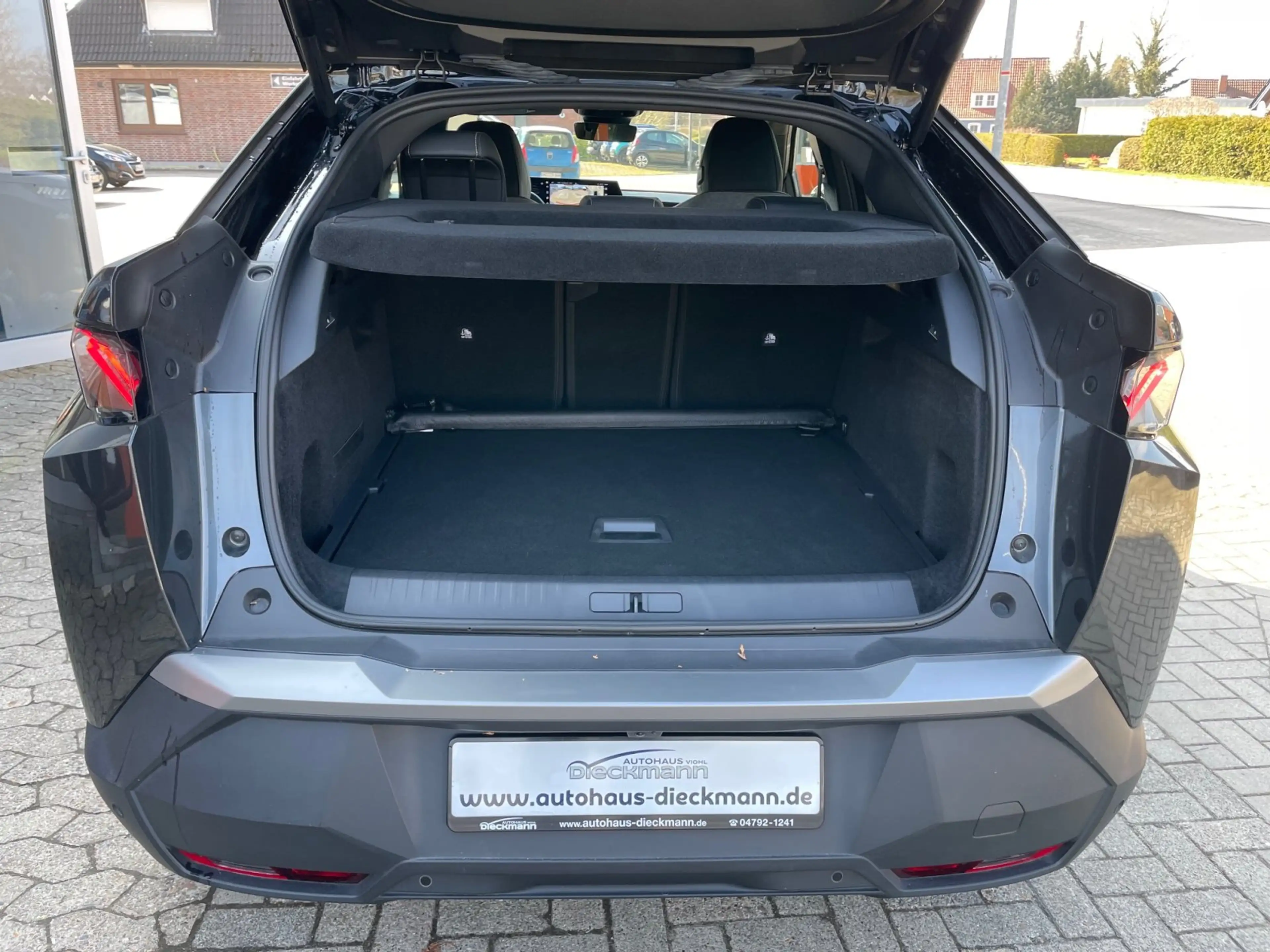 Peugeot 3008 Hybrid 145 e-DSC6 GT RFK mit 360° / FZH / SHZ — photo 7