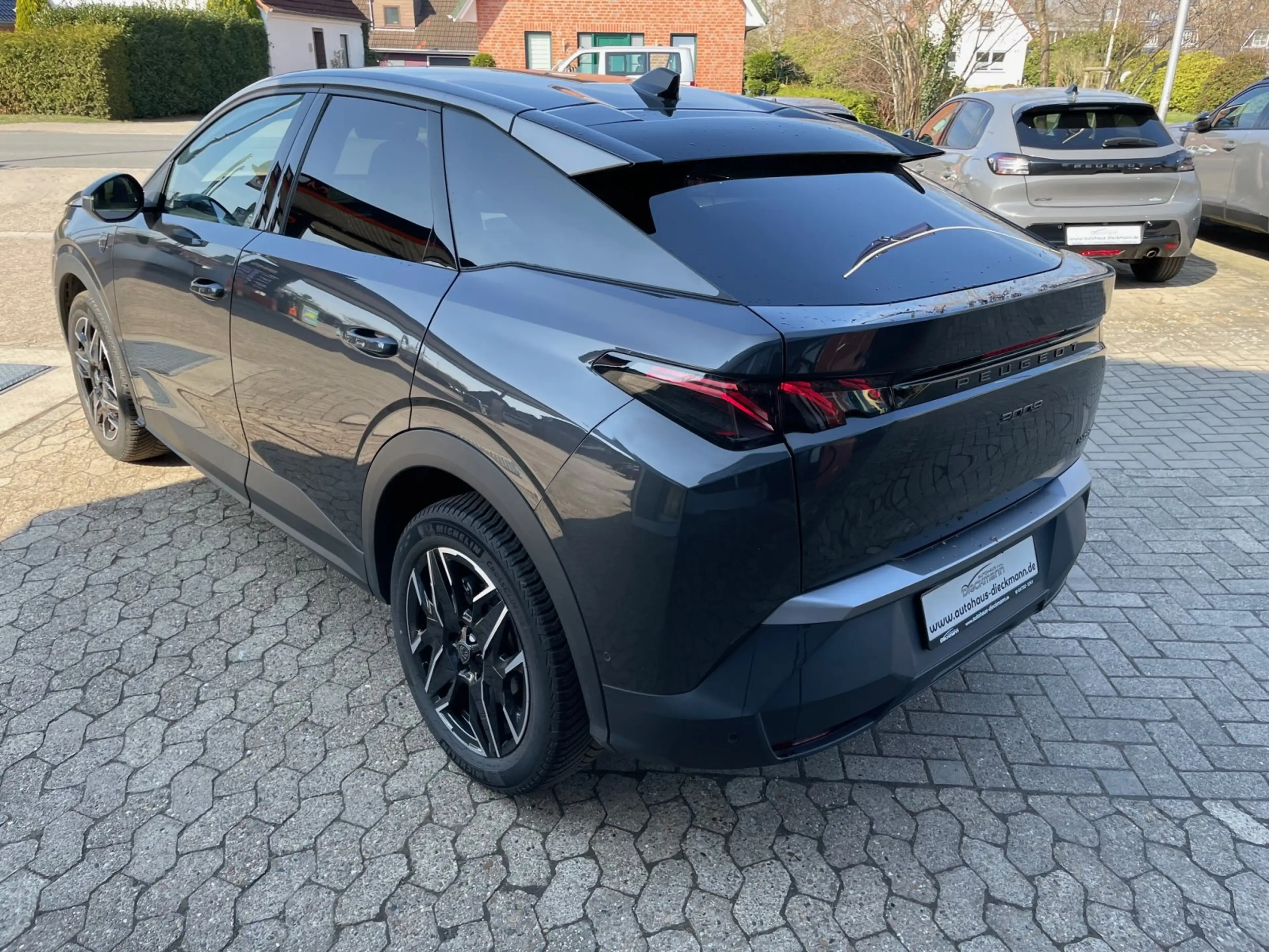 Peugeot 3008 Hybrid 145 e-DSC6 GT RFK mit 360° / FZH / SHZ — photo 4