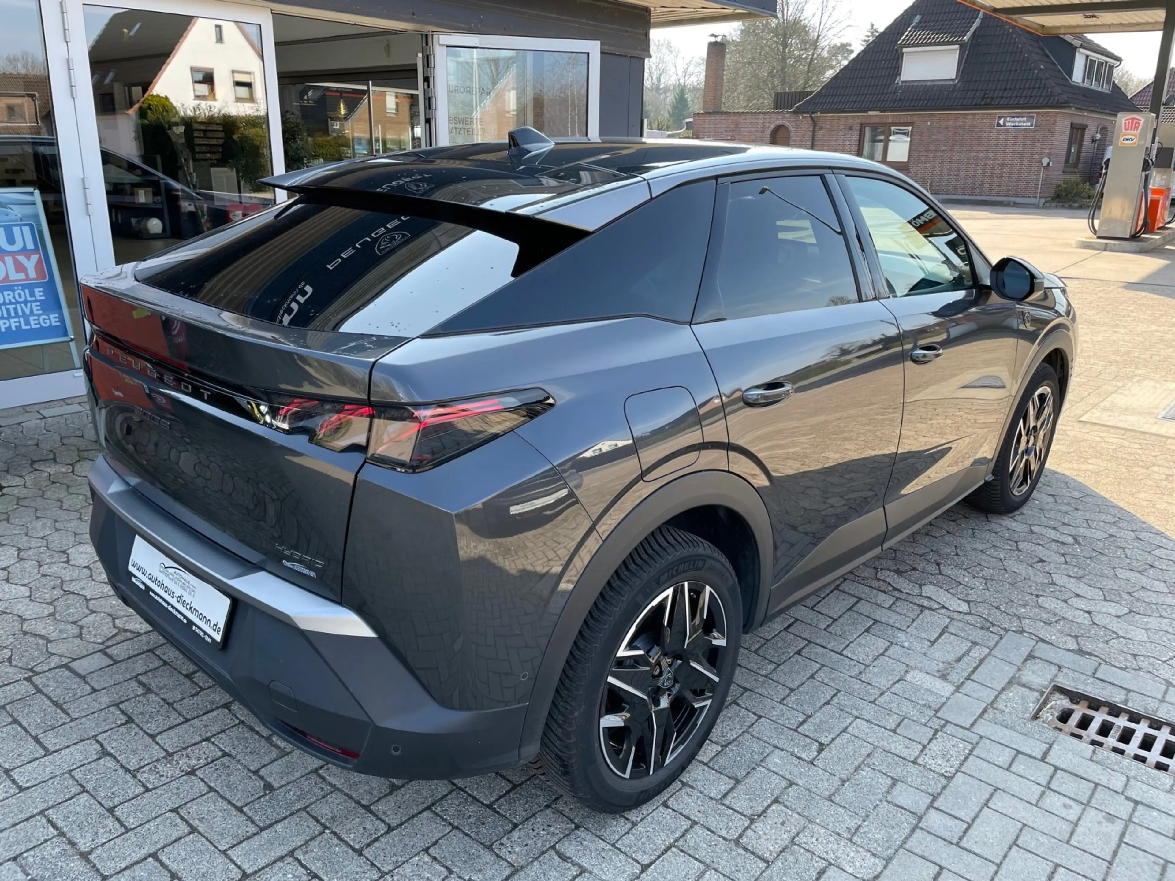 Peugeot 3008 Hybrid 145 e-DSC6 GT RFK mit 360° / FZH / SHZ — photo 5