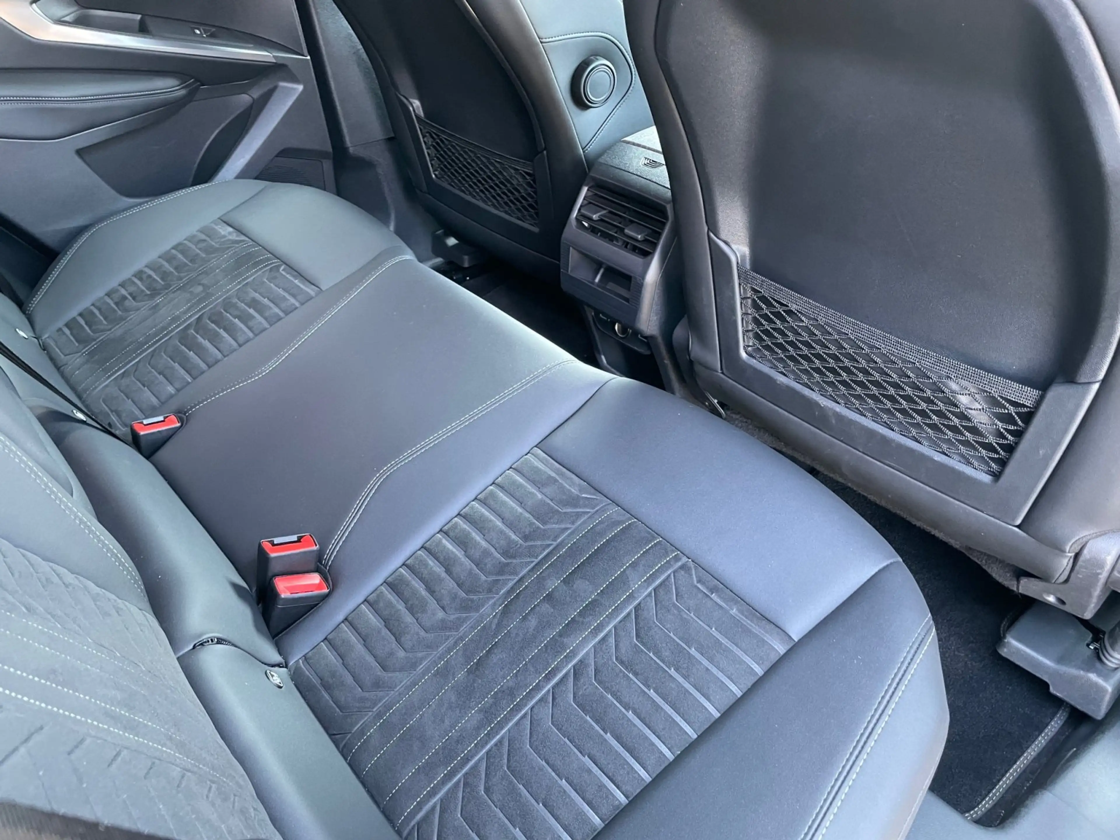 Peugeot 3008 Hybrid 145 e-DSC6 GT RFK mit 360° / FZH / SHZ — photo 9