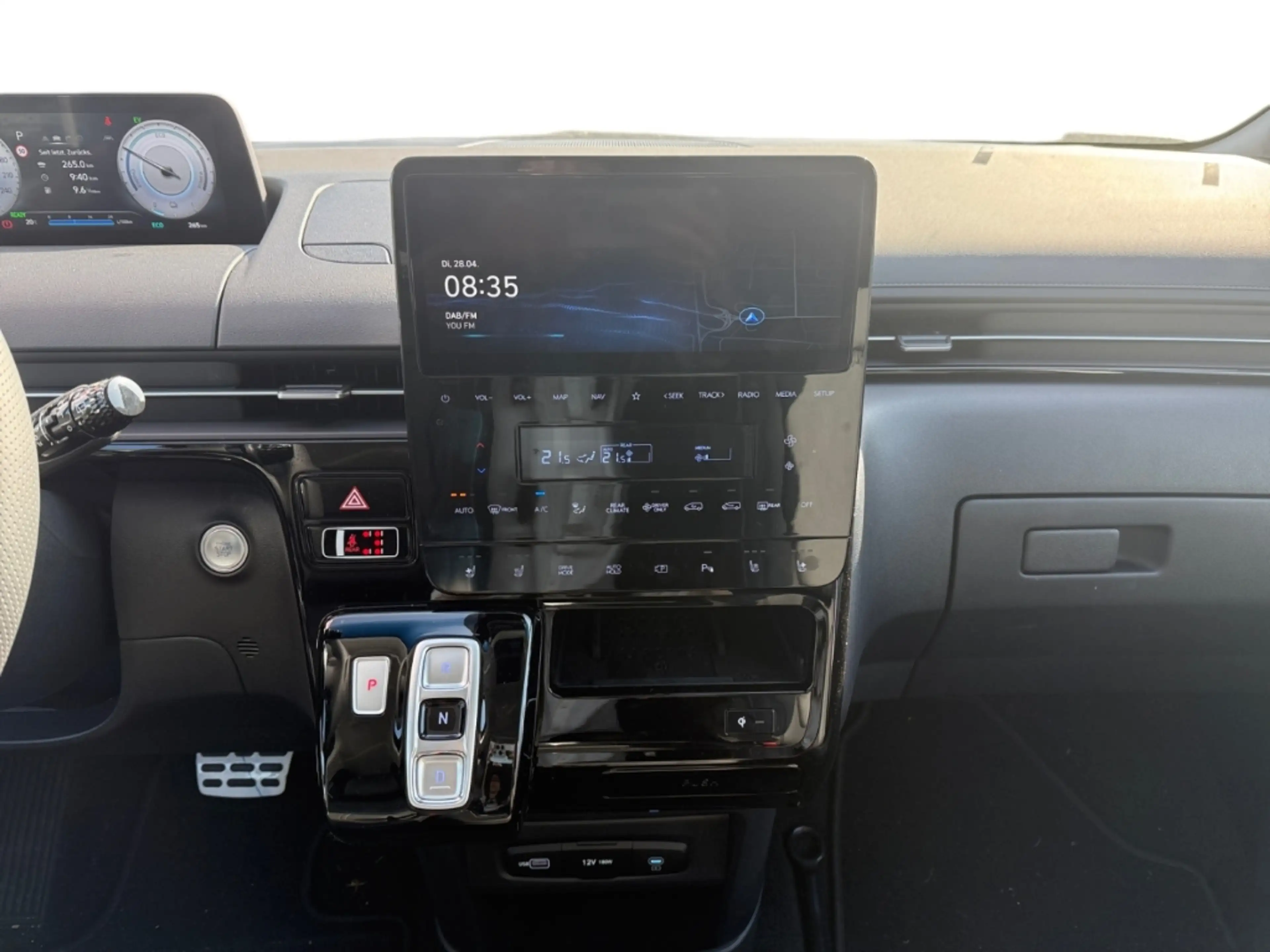 Hyundai STARIA Signature 1.6 T-GD Navi Leder Digitales Cockpit So — photo 11