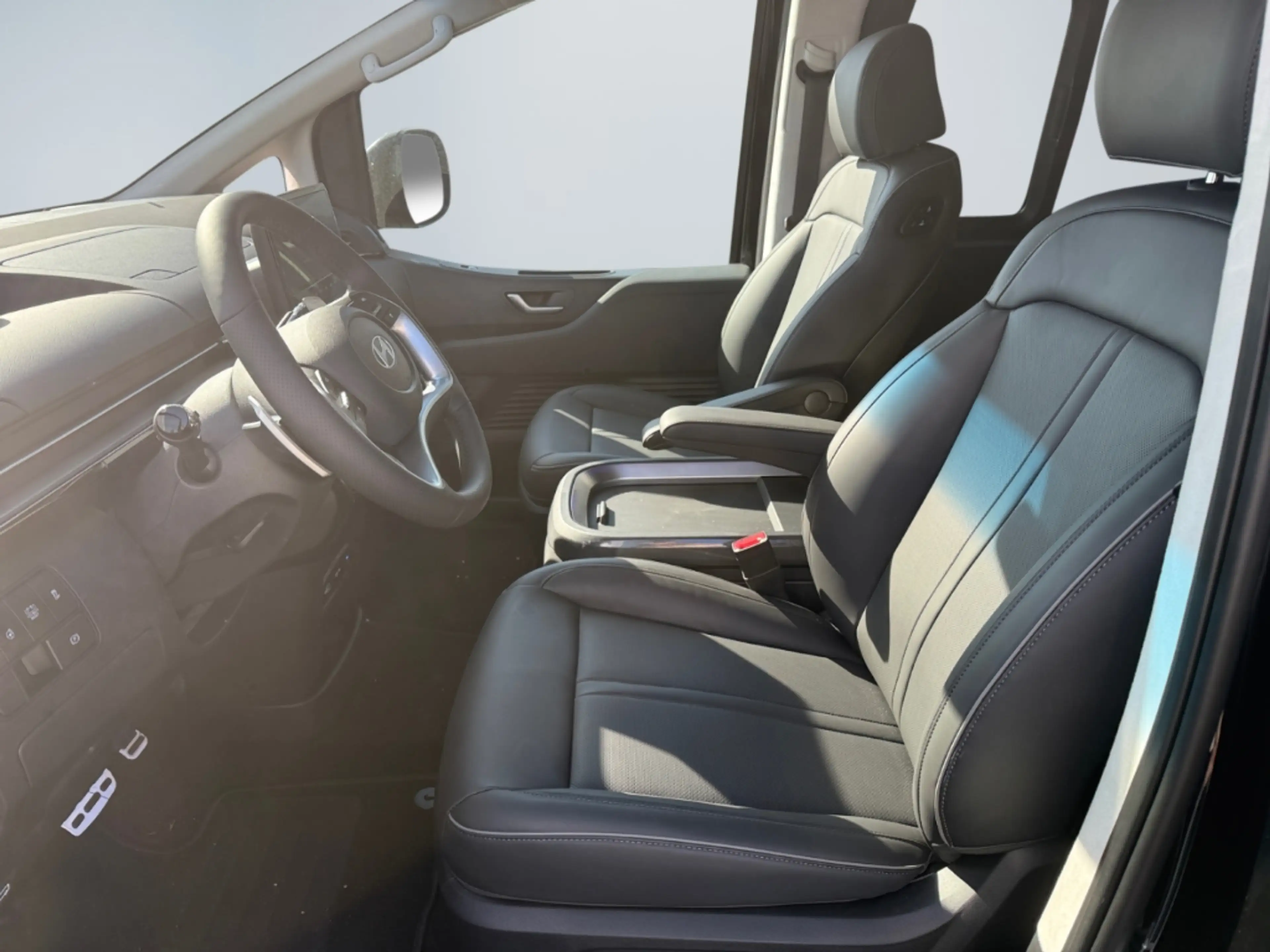 Hyundai STARIA Signature 1.6 T-GD Navi Leder Digitales Cockpit So — photo 9