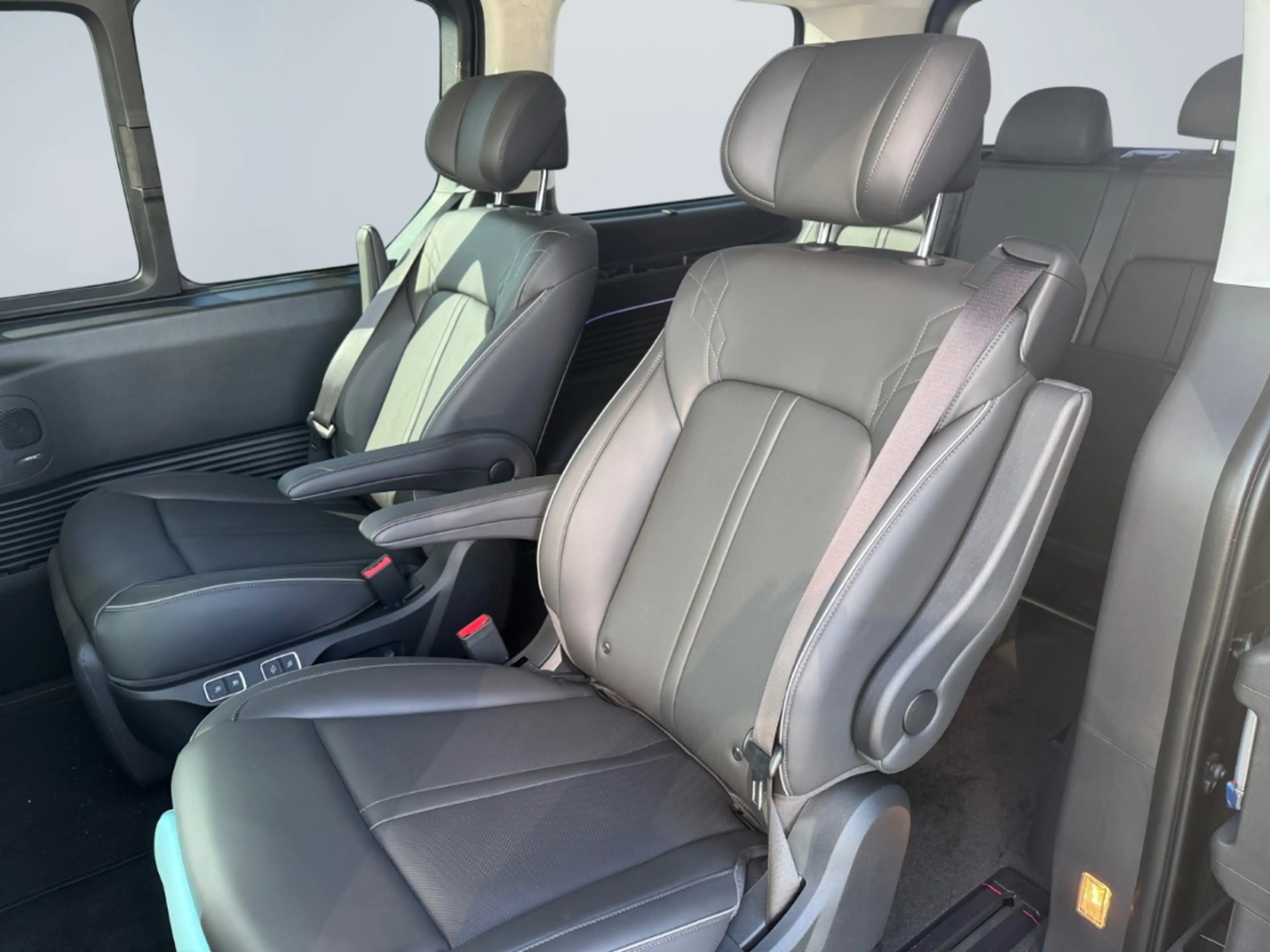 Hyundai STARIA Signature 1.6 T-GD Navi Leder Digitales Cockpit So — photo 13