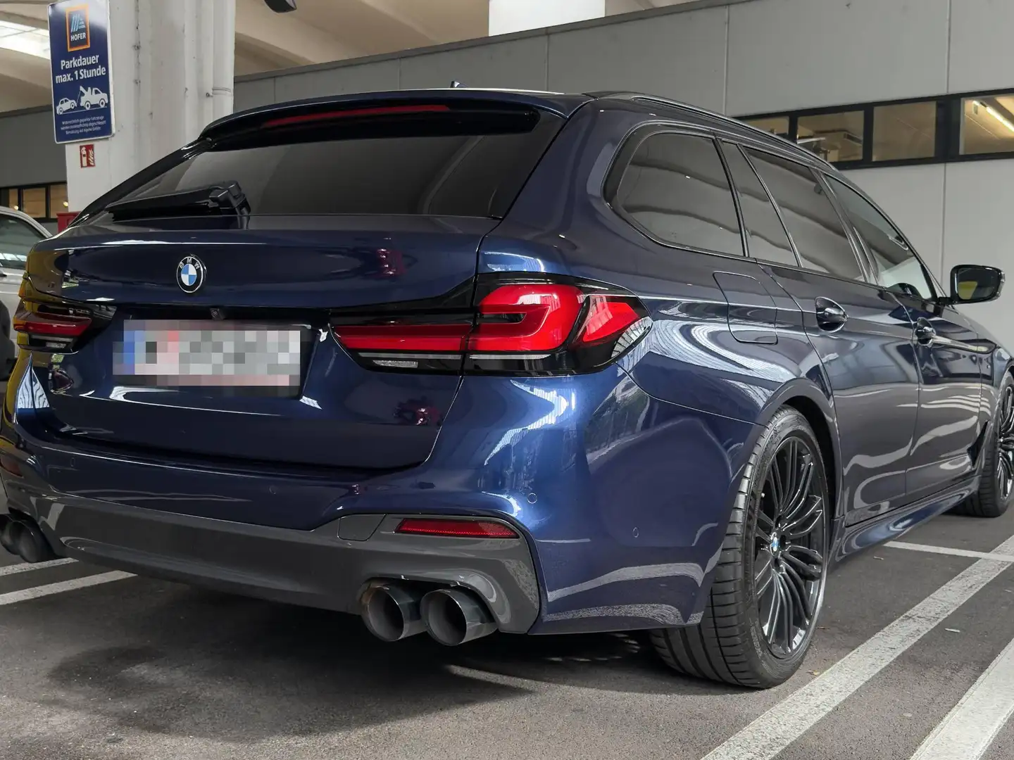 BMW 540 540i Touring xDrive Aut. Blau - 1