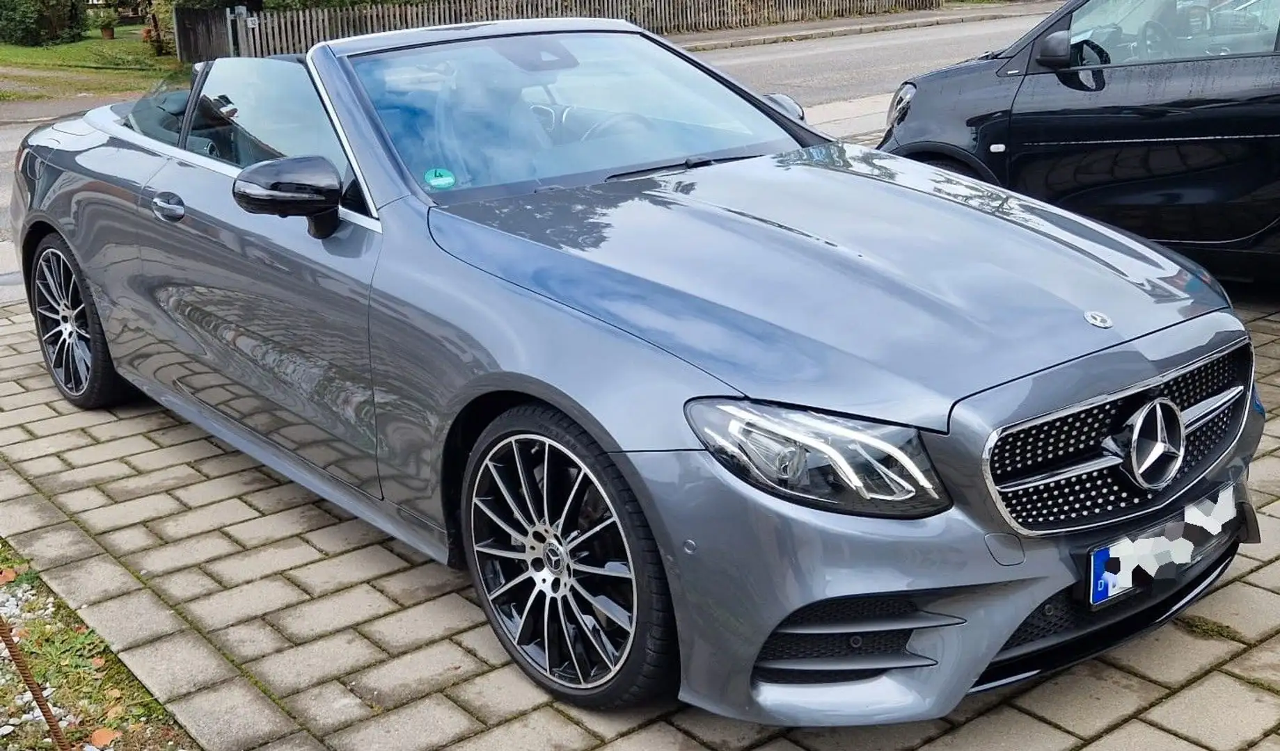 Mercedes-Benz E 300 E -Klasse Cabrio E 300 AMG Line Widescreen Grau - 2
