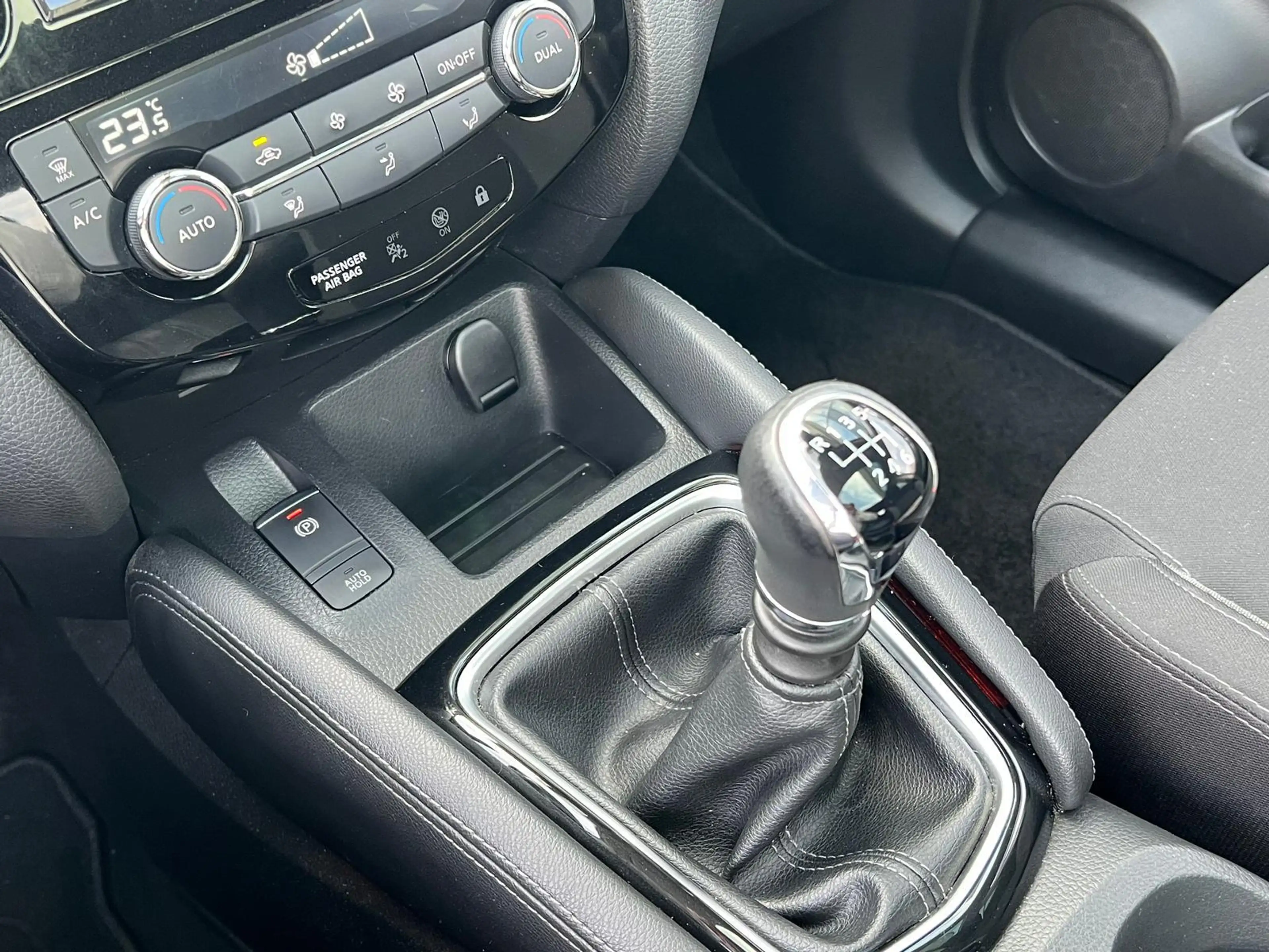 Nissan Qashqai 1.3 DIG-T Acenta | 360 CAMERA | NAVIGATIE | PANORA — photo 29