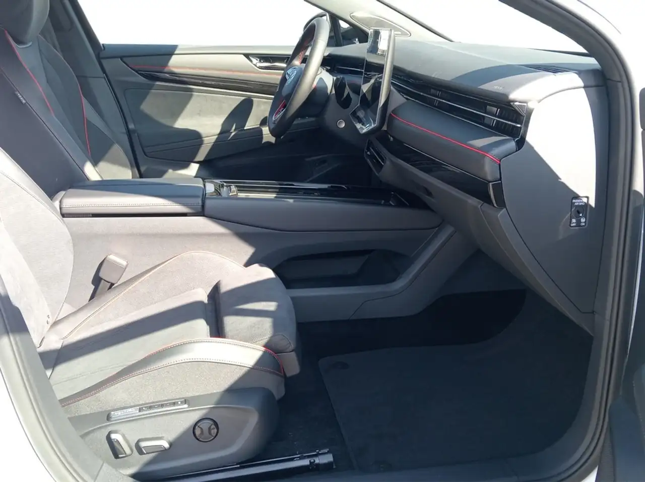Volkswagen ID.7 Tourer 4Motion GTX DCC AHK*HUD*WP*IQ-LIGHT*NAV*... 10