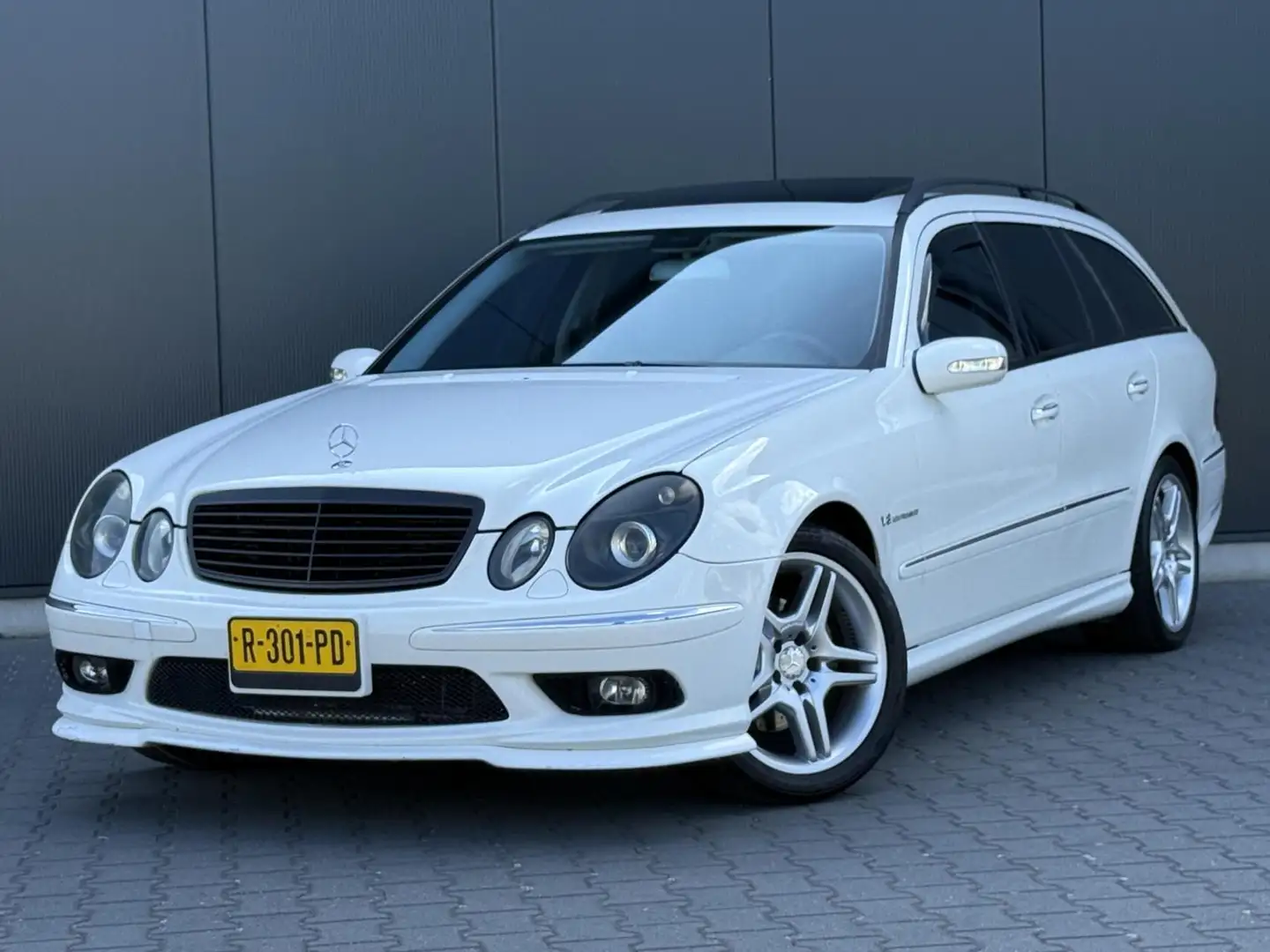 Mercedes-Benz E 500 Combi Avantgarde AMG Uitgevoerd - Schuifdak Wit - 1