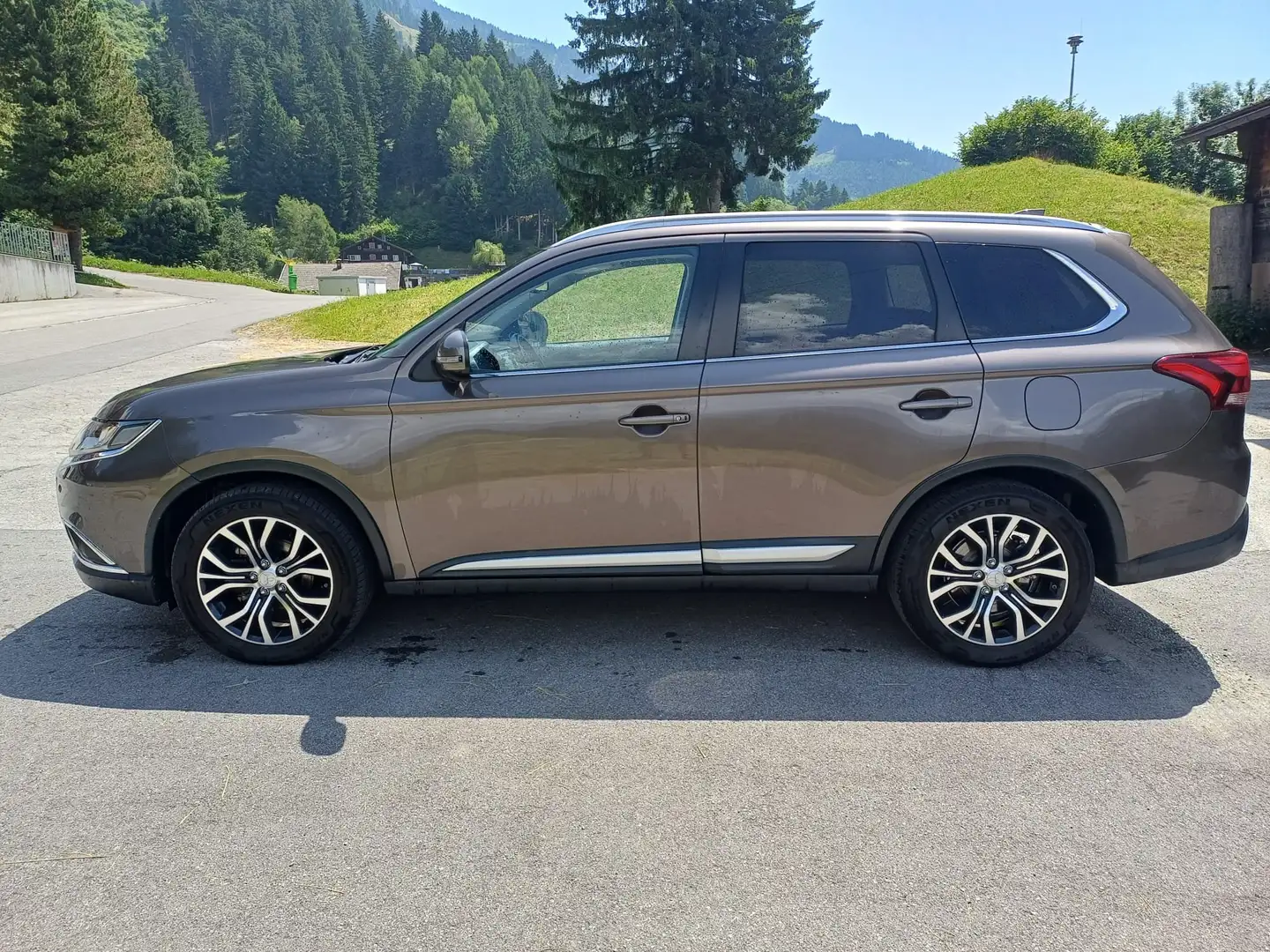 Mitsubishi Outlander Outlander 2,2 DI-D Intense+ Aut. Intense+ Braun - 1