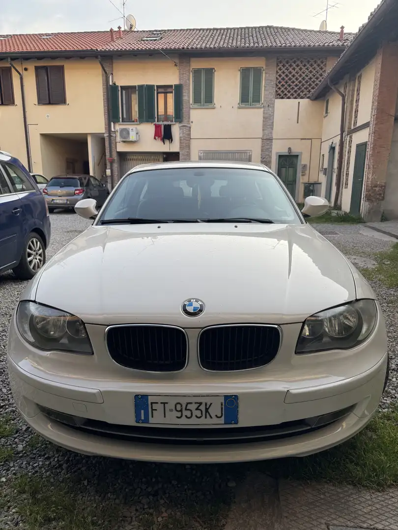 BMW 116 116d 3p 2.0 Attiva 116cv dpf - 1