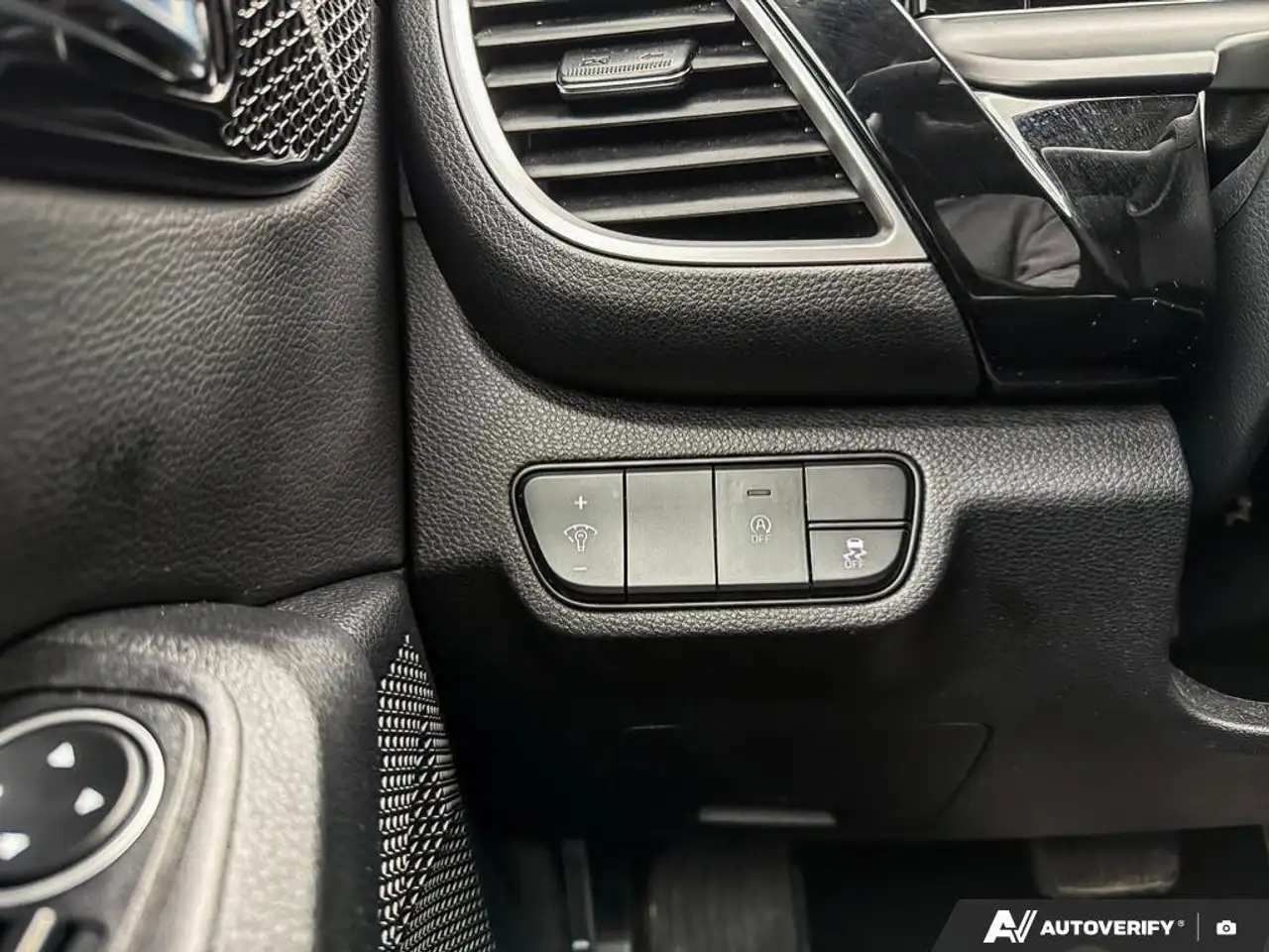 Kia Seltos снимка Kia Seltos