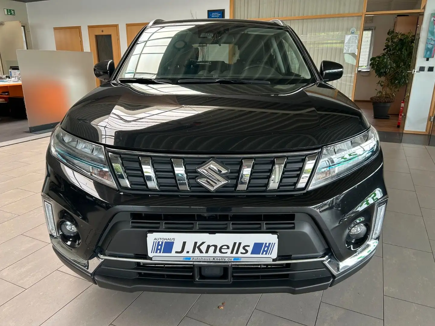 Suzuki Vitara 1.4 Mild-Hybrid Comfort4x2/KAMERA/ACC/AHK Zwart - 2