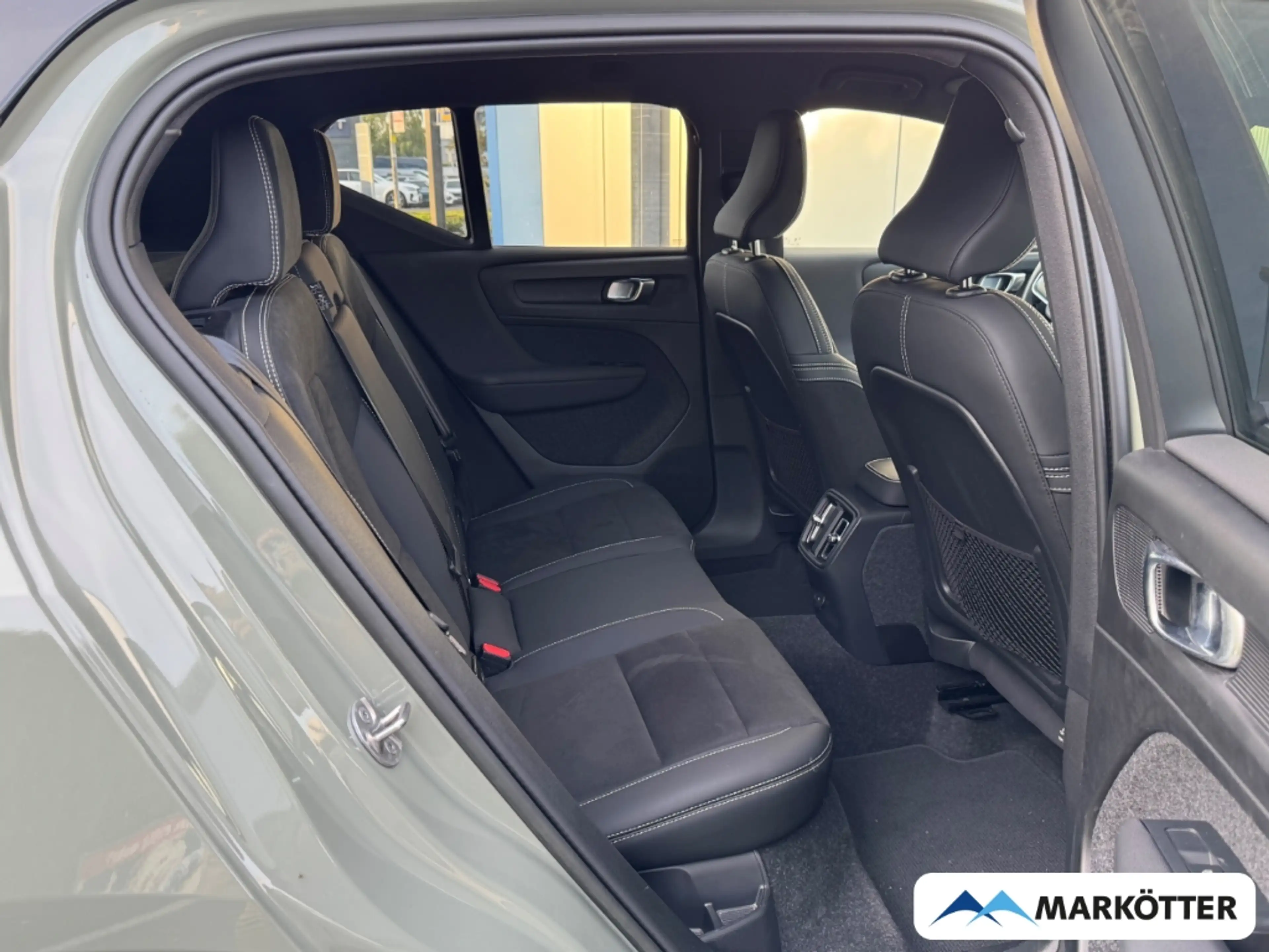 Volvo XC40 Plus Recharge ACC/Memory/H&K/DAB/Keyless — photo 7