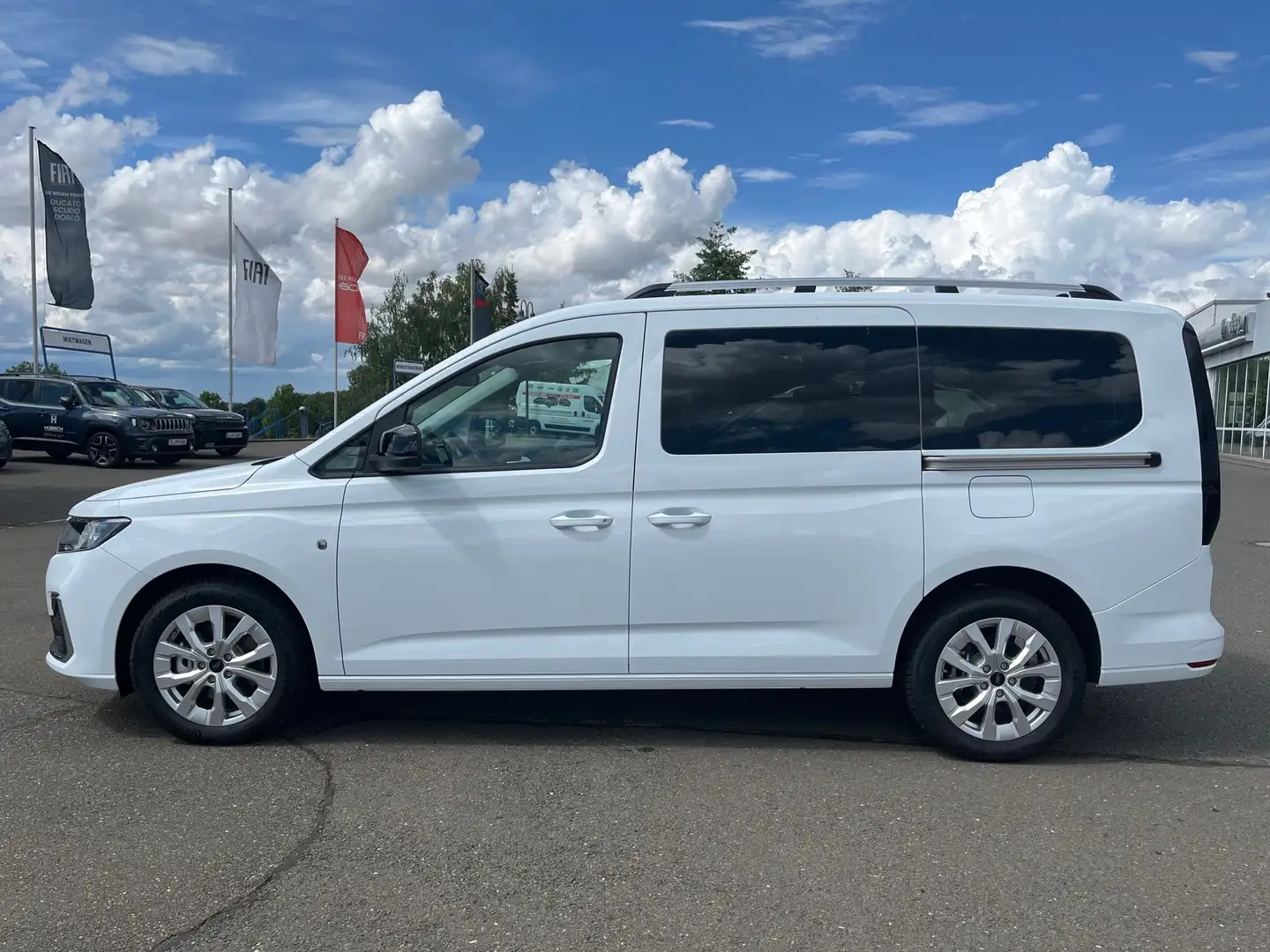 Ford Tourneo Connect Grand Tourneo Connect 1.5 Ecoboost Titanium Automa Beyaz - 2