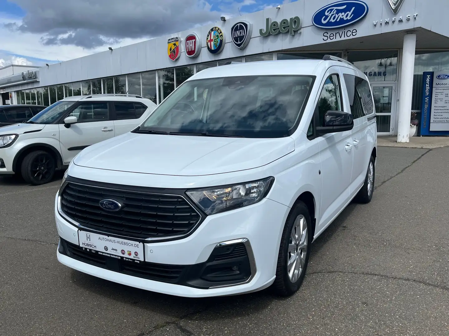 Ford Tourneo Connect Grand Tourneo Connect 1.5 Ecoboost Titanium Automa Beyaz - 1
