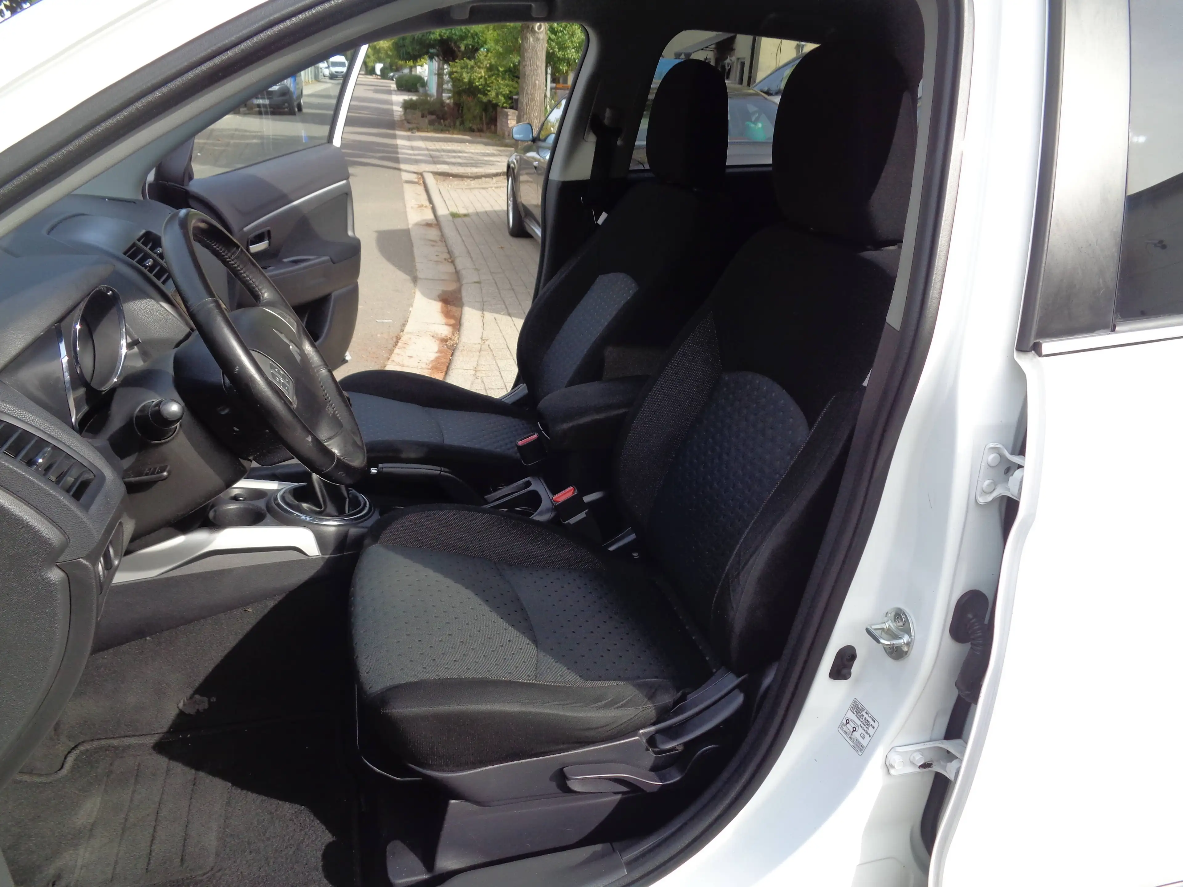 Mitsubishi ASX Edition 2WD — photo 9