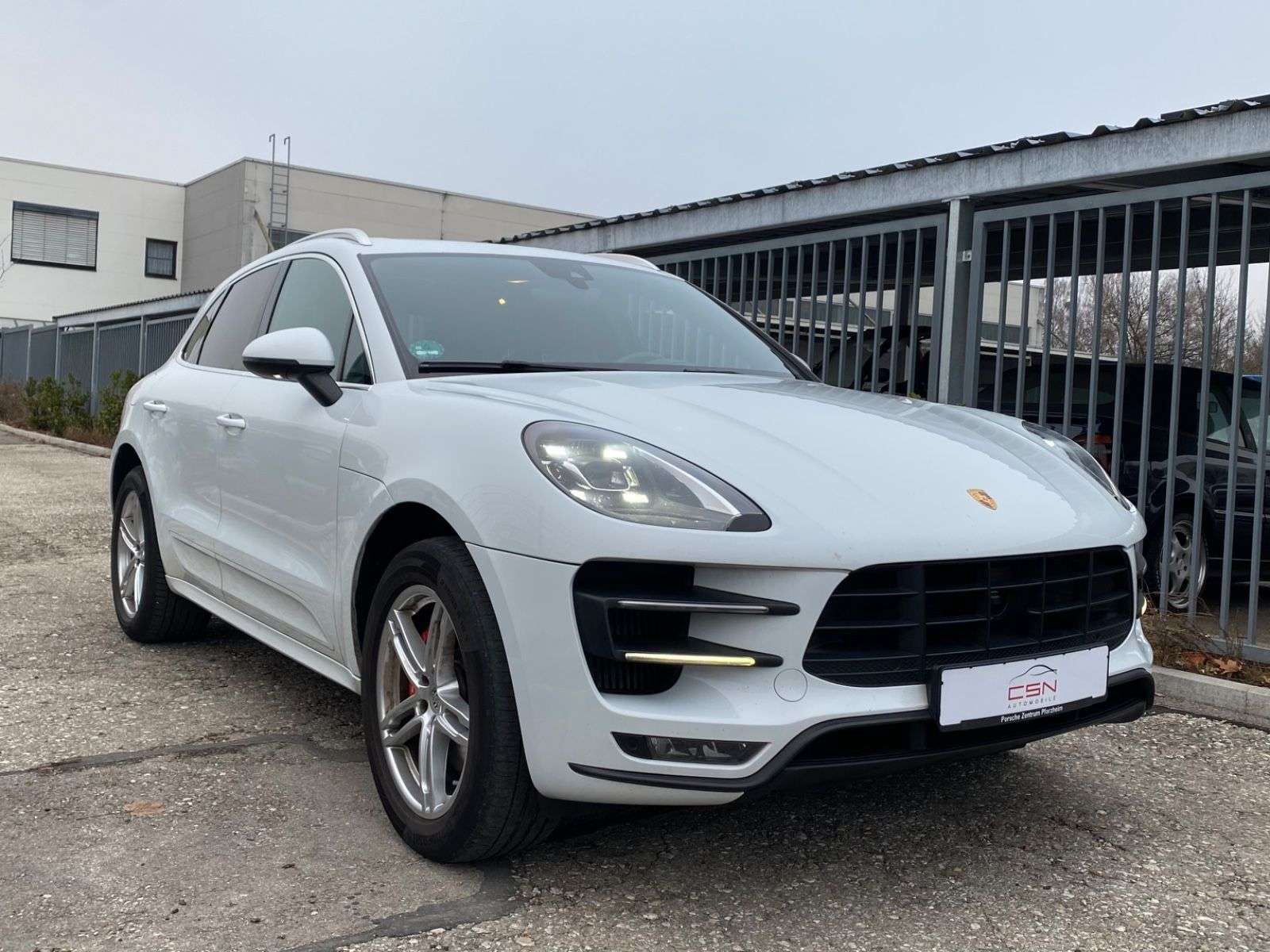 Second hand Porsche Macan 