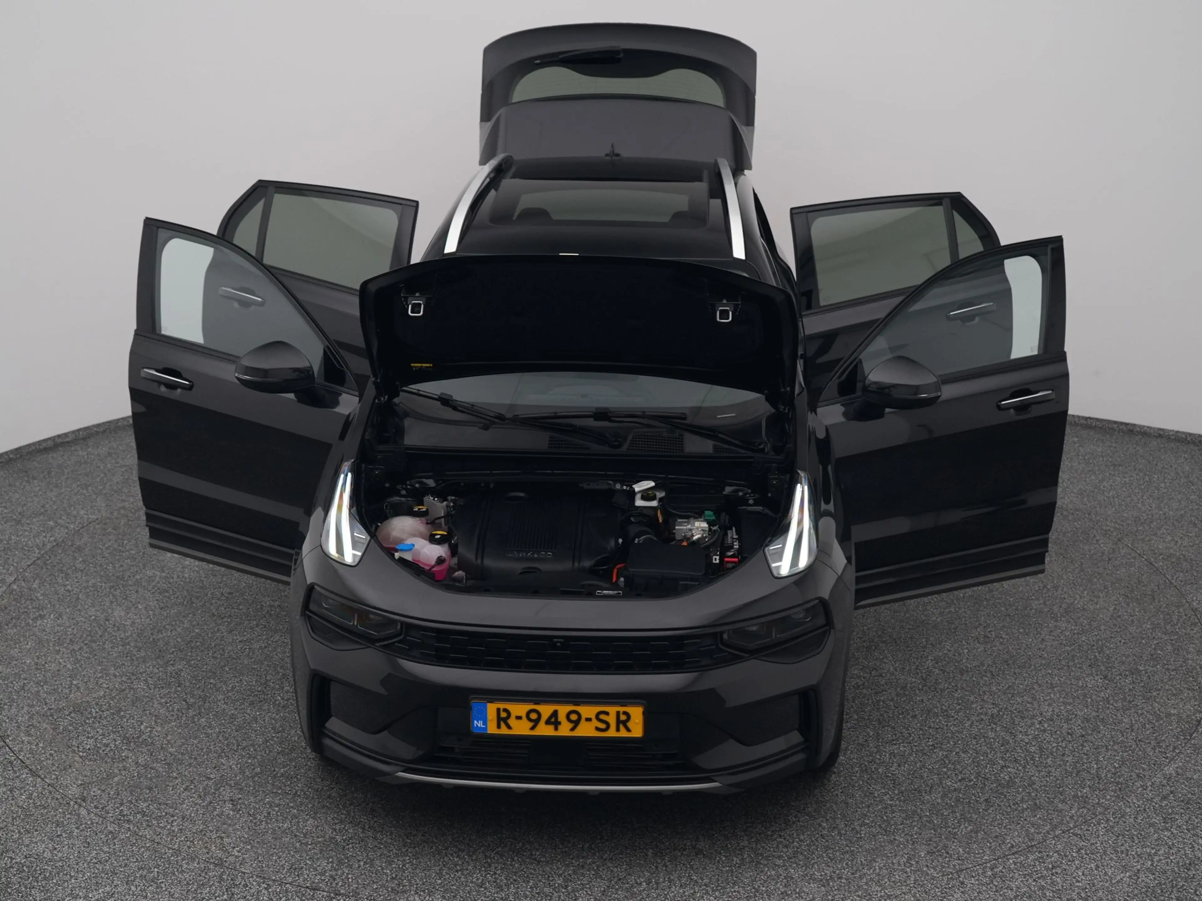 Lynk & Co 01 1.5 Plug-in Hybrid | 360° | BLACK | NLD AUTO — photo 27